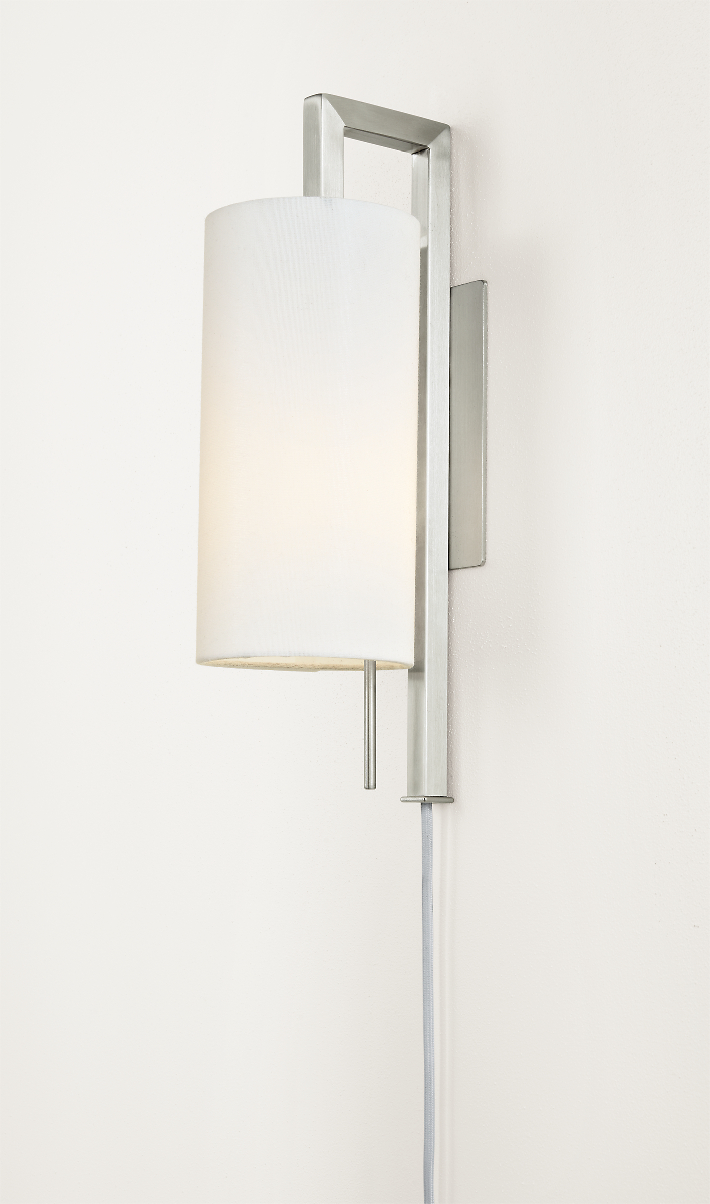Leslie Plug-In Wall Sconce