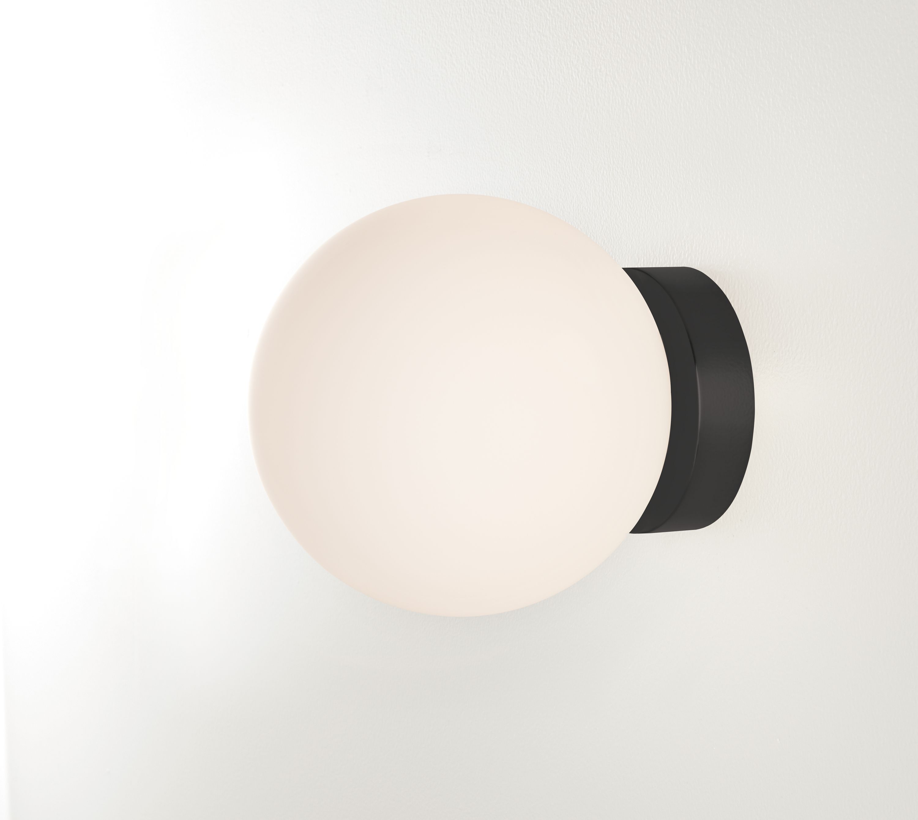 Orbit 8 diam Wall Sconce/Flushmount
