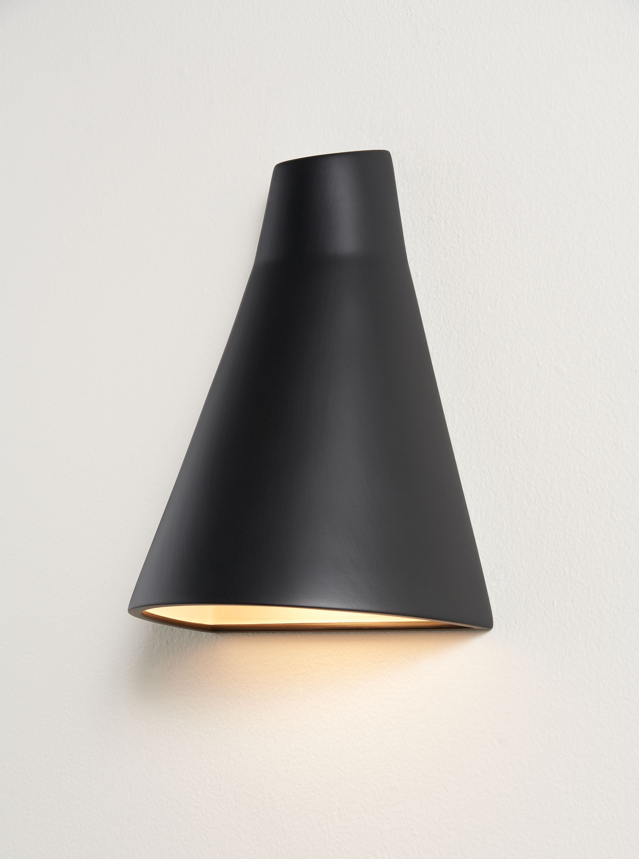 Vassan Indoor Wall Sconce