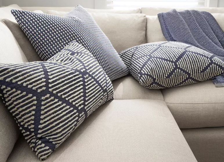 How to Pair Throw Pillows