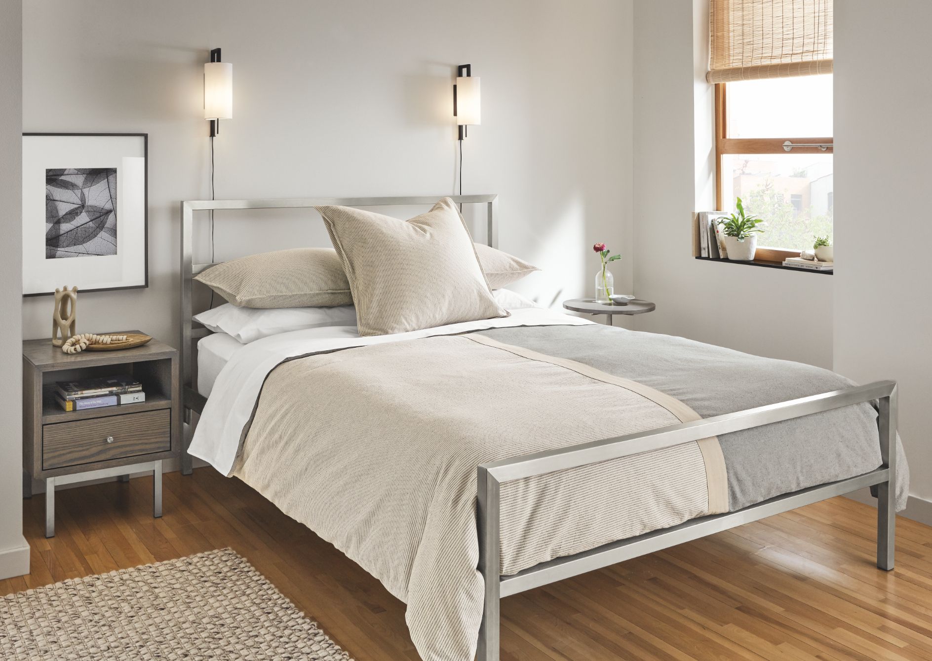 Minimalist Full Bedroom Ideas for Large Space