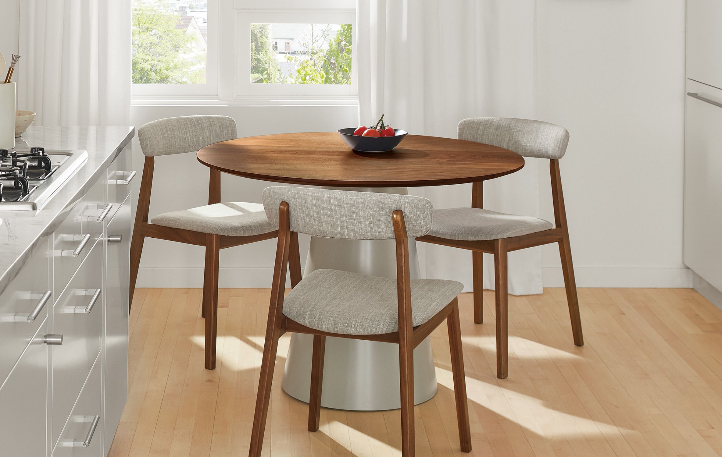 Breakfast tables for online small spaces