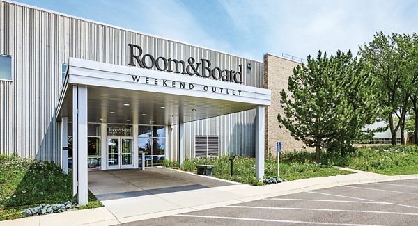 Weekend Outlet - Retail Careers - Teams & Locations - Room & Board