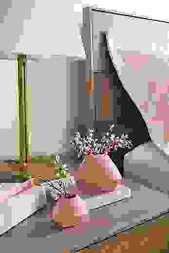 Bedroom with Anya vase in azalea.