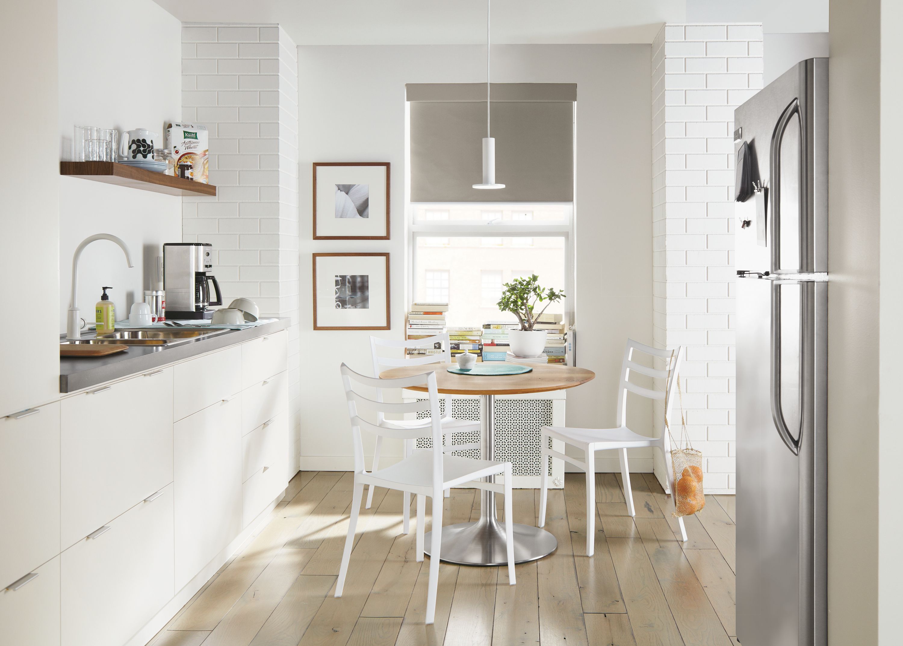 Aria round table in small kitchen.