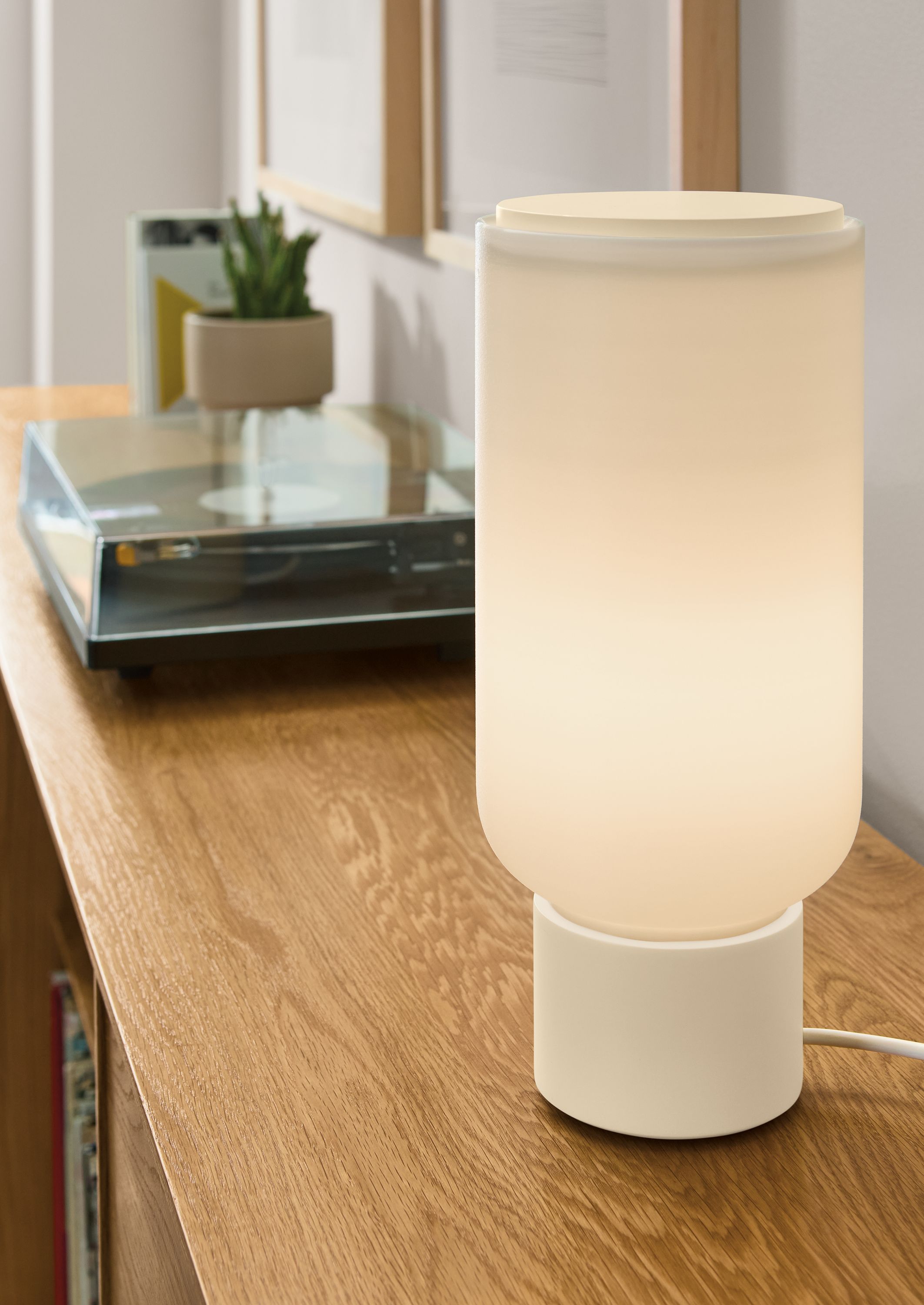 6" diam 13.5"h in sand