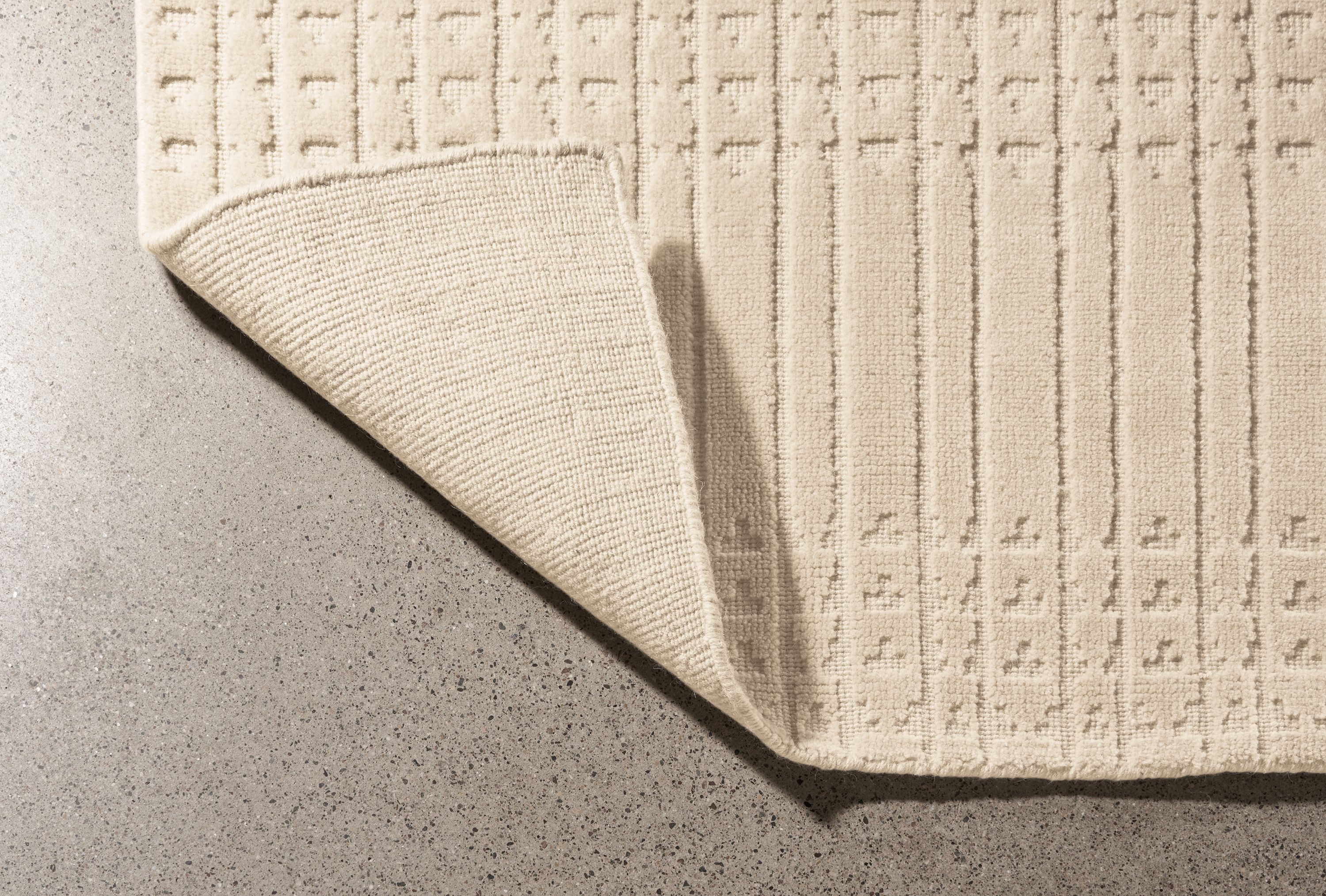 close-up of bria rug in ivory.