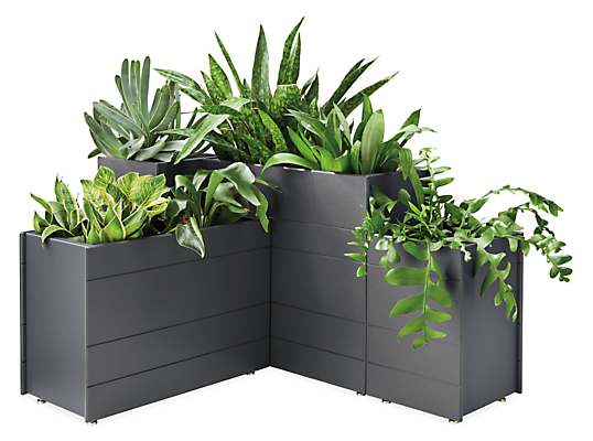 Detail of the Brooklyn Planters in various sizes in grey.