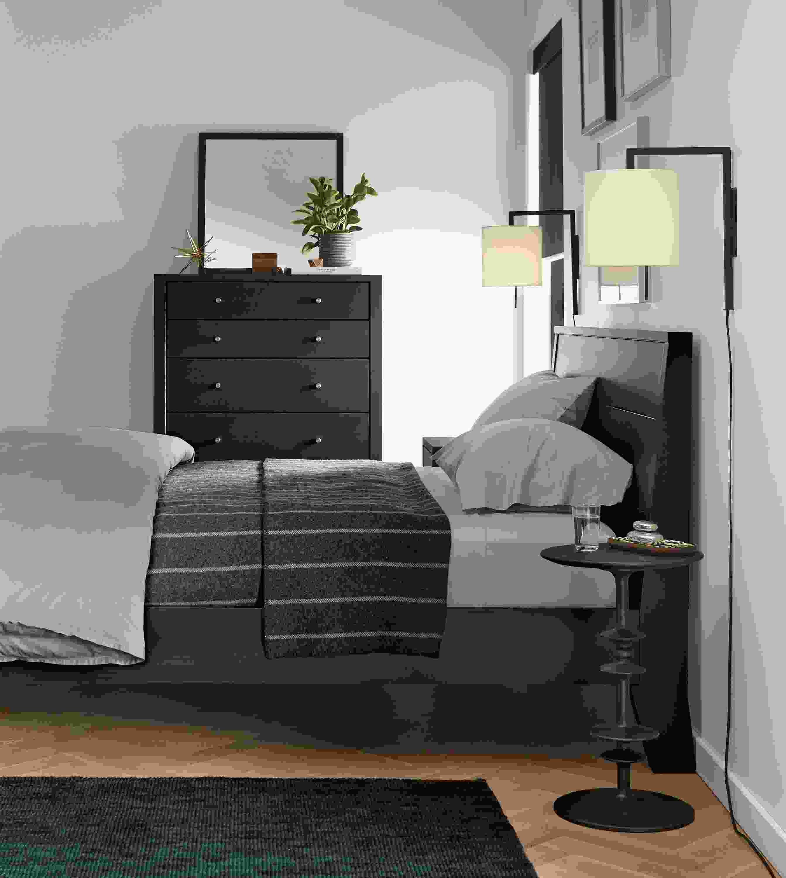 Side detail of Calvin bed.