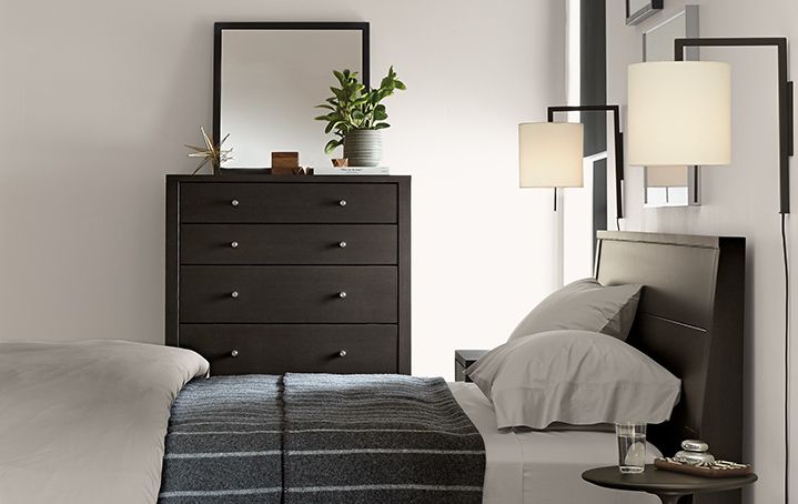 Side detail of Calvin bed.