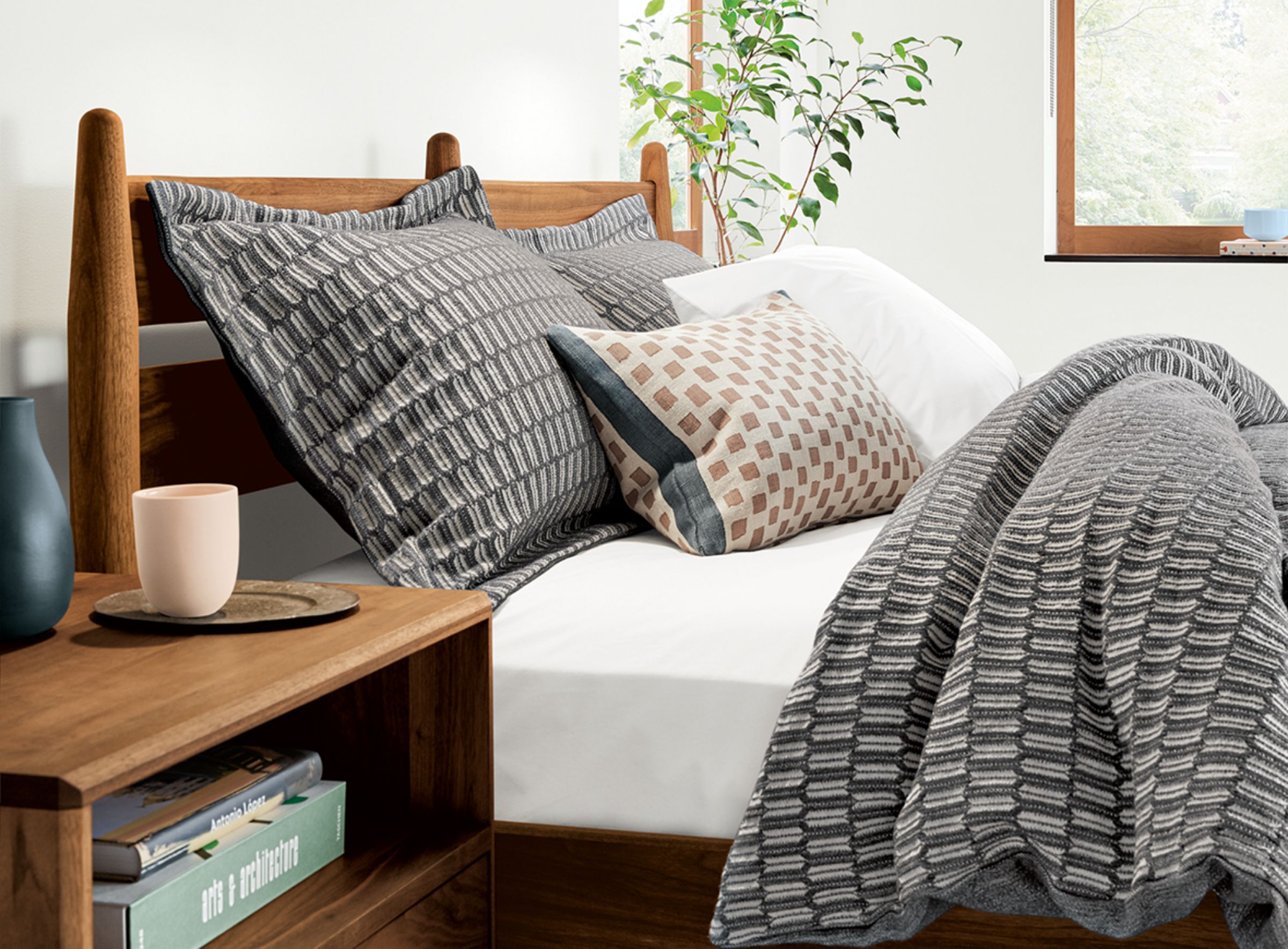 Sheffield Charcoal Bedding