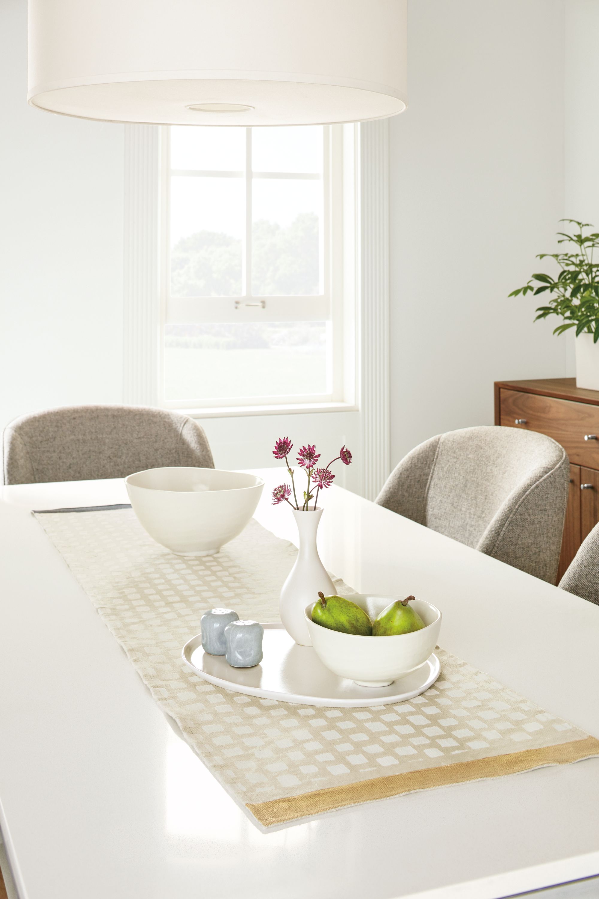 Anya medium & large bowls in white