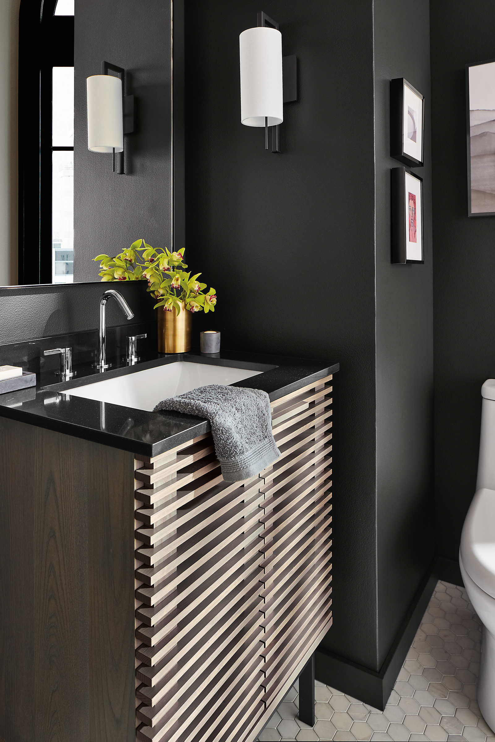 bathroom with 26-wide coles vanity in charcoal on ash, infinity mirror, leslie sconce.