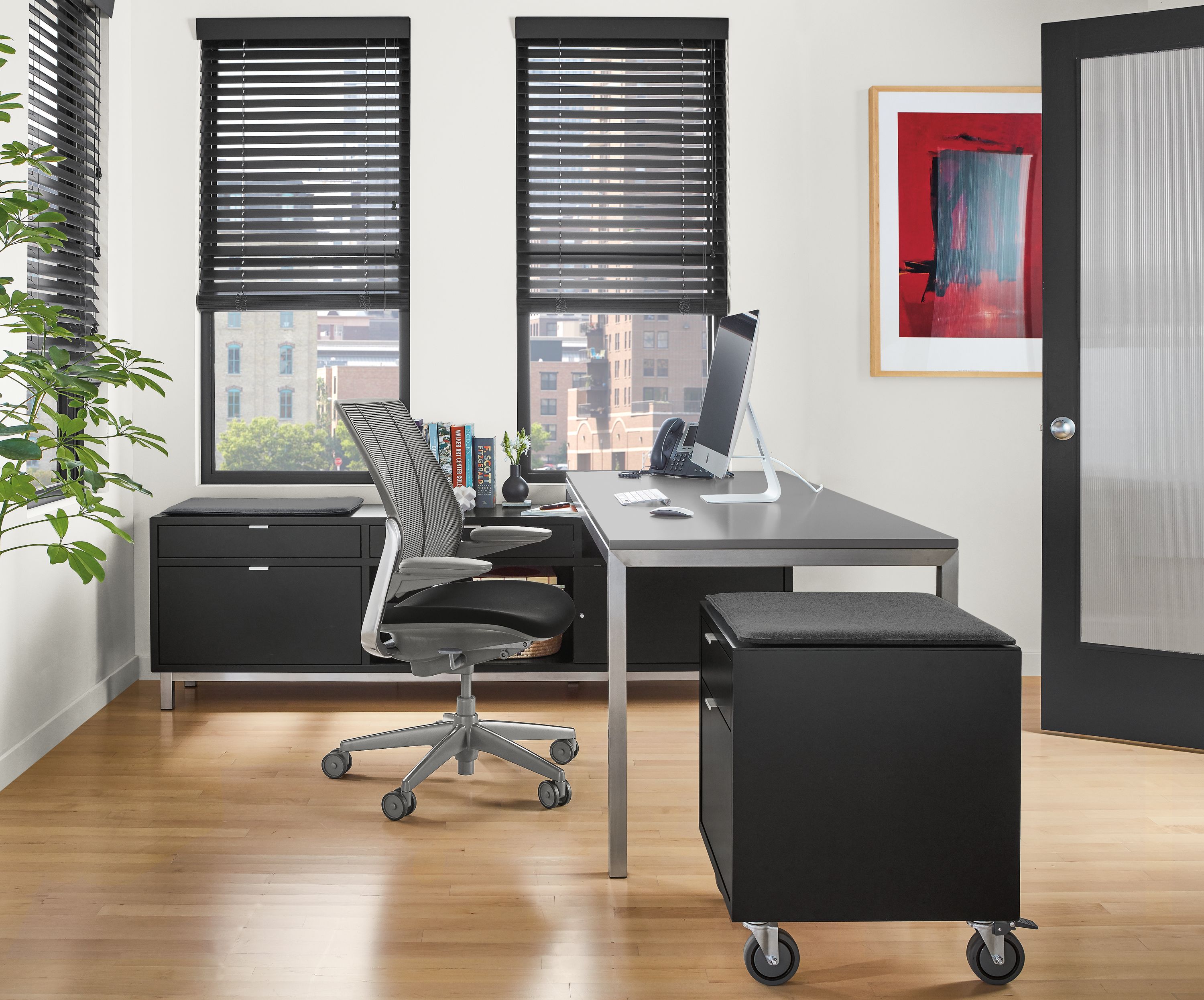 Side detail of Copnehagen benching system in office.