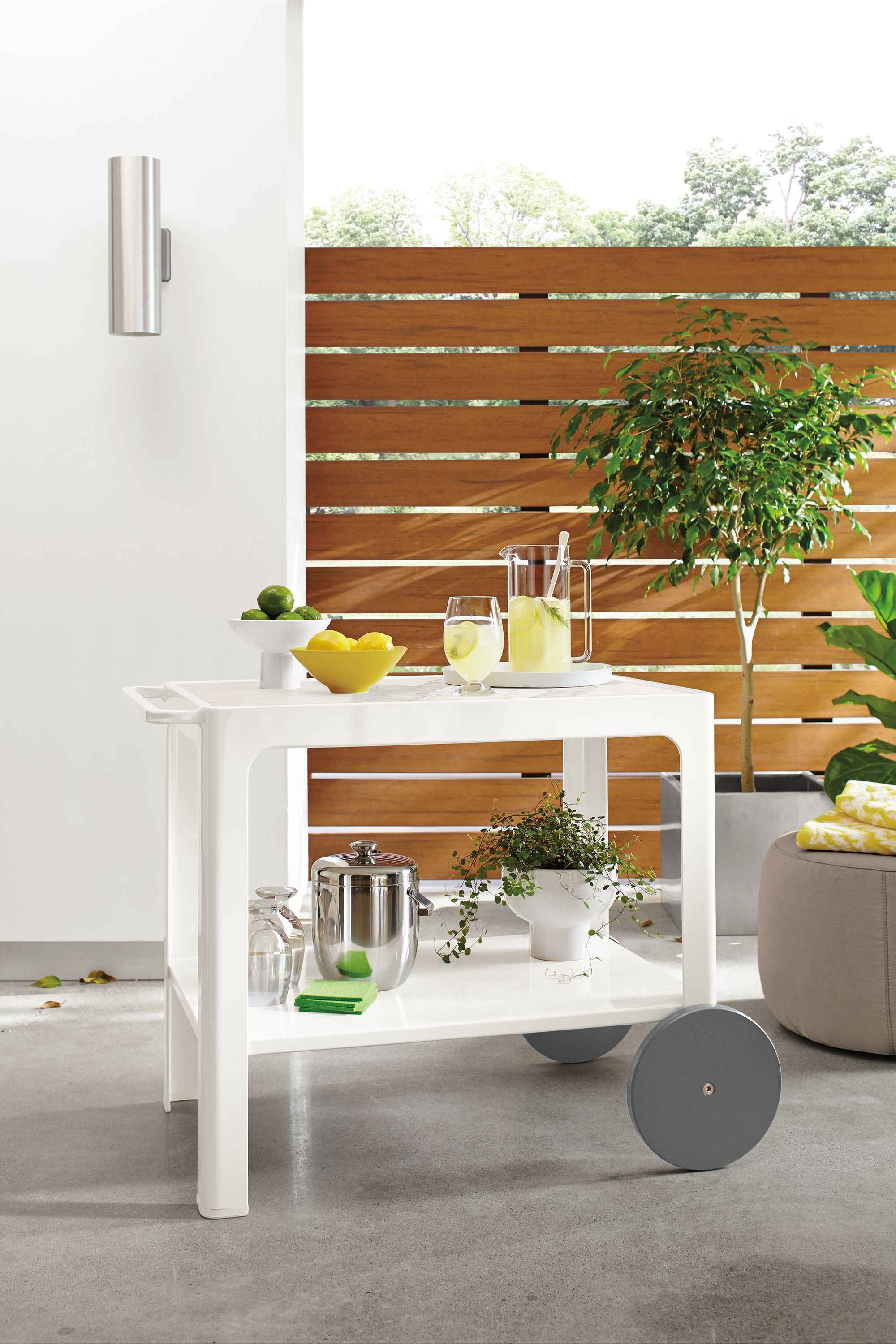 CRESCENT_BAR_CART_OUT