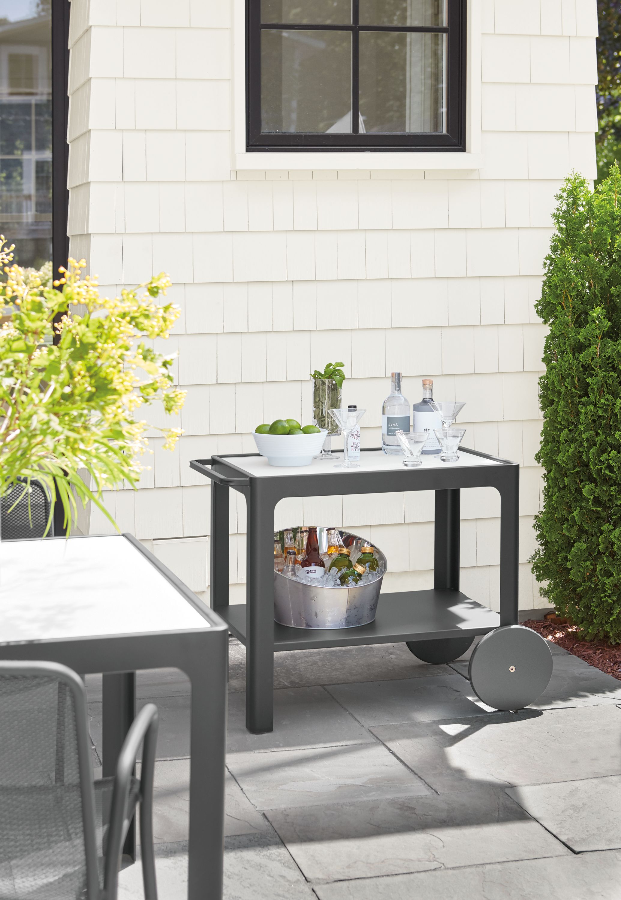 CRESCENT_BAR_CART_OUT