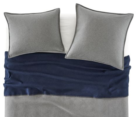 Cunningham Crest Black Bedding Set main image 1