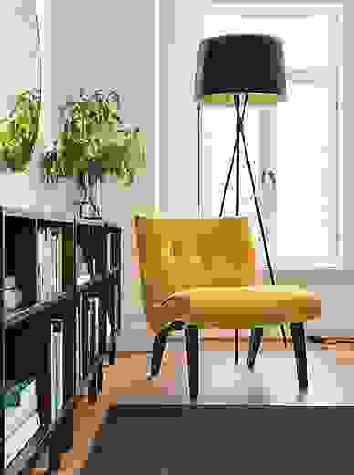 Detail of Delia chair in gold velvet.