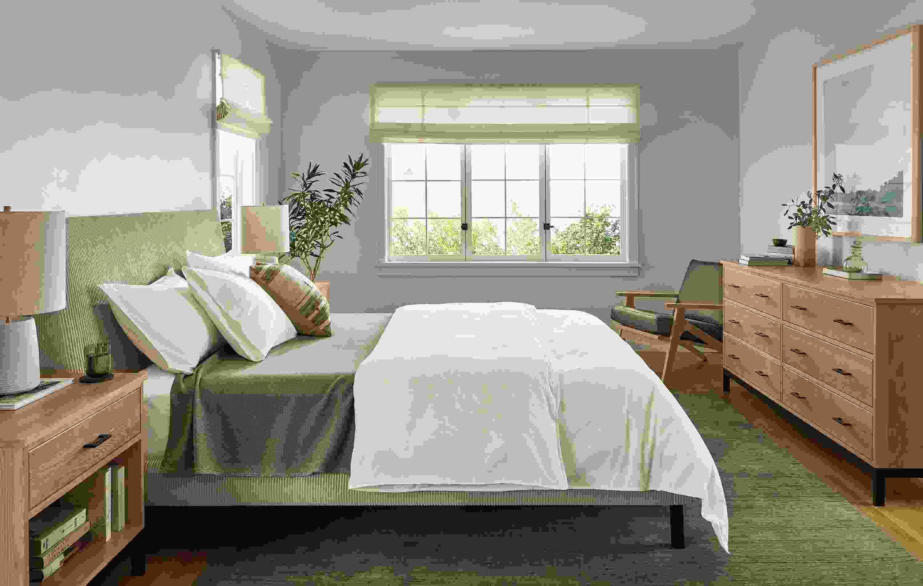 Bedroom with Ella Queen bed in Brava Camel, Linear nightstands and 6-drawer dresser in Rye on red oak.