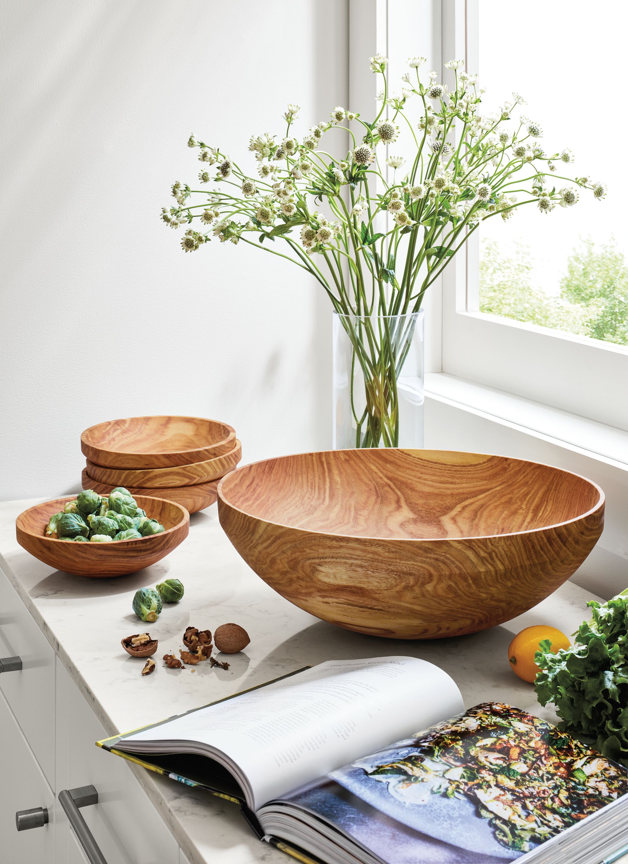 Elliott 17 diam bowl, 9 diam bowls in honey locust