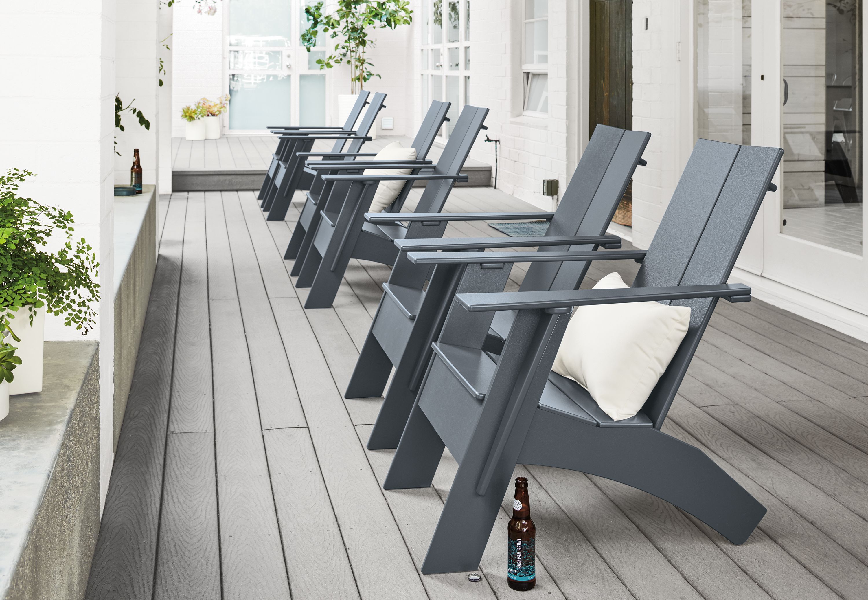 Lounge chair in slate frame (pillow not included)