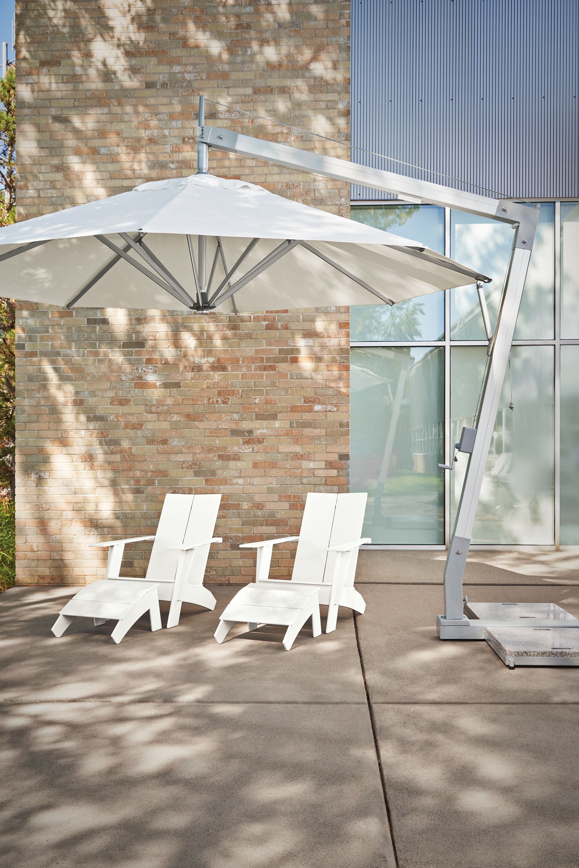12' patio umbrella in Spuncrylic white and aluminum