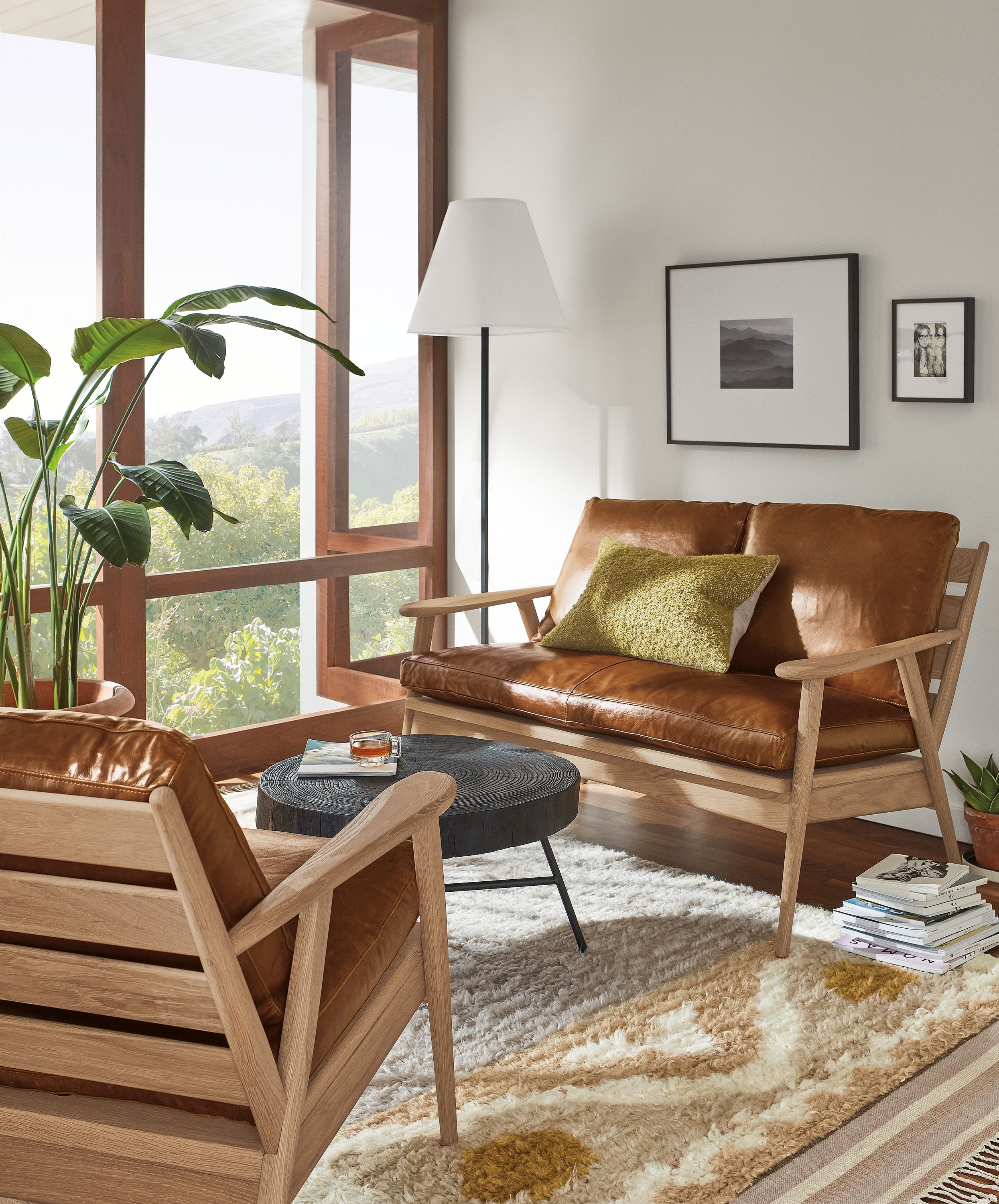 Chair in Vento cognac leather with rye frame