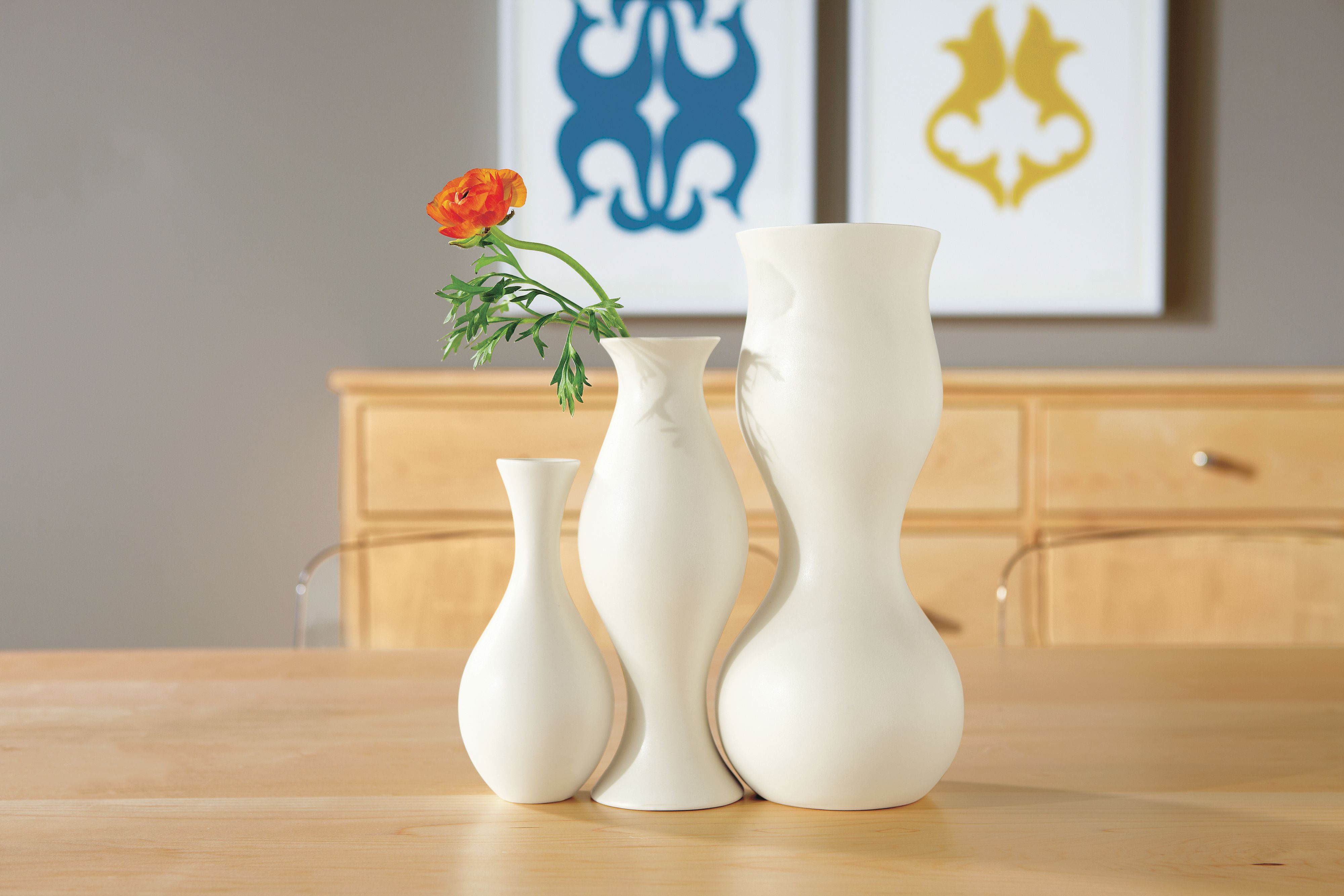 Eva small, medium and large upright vase in ivory