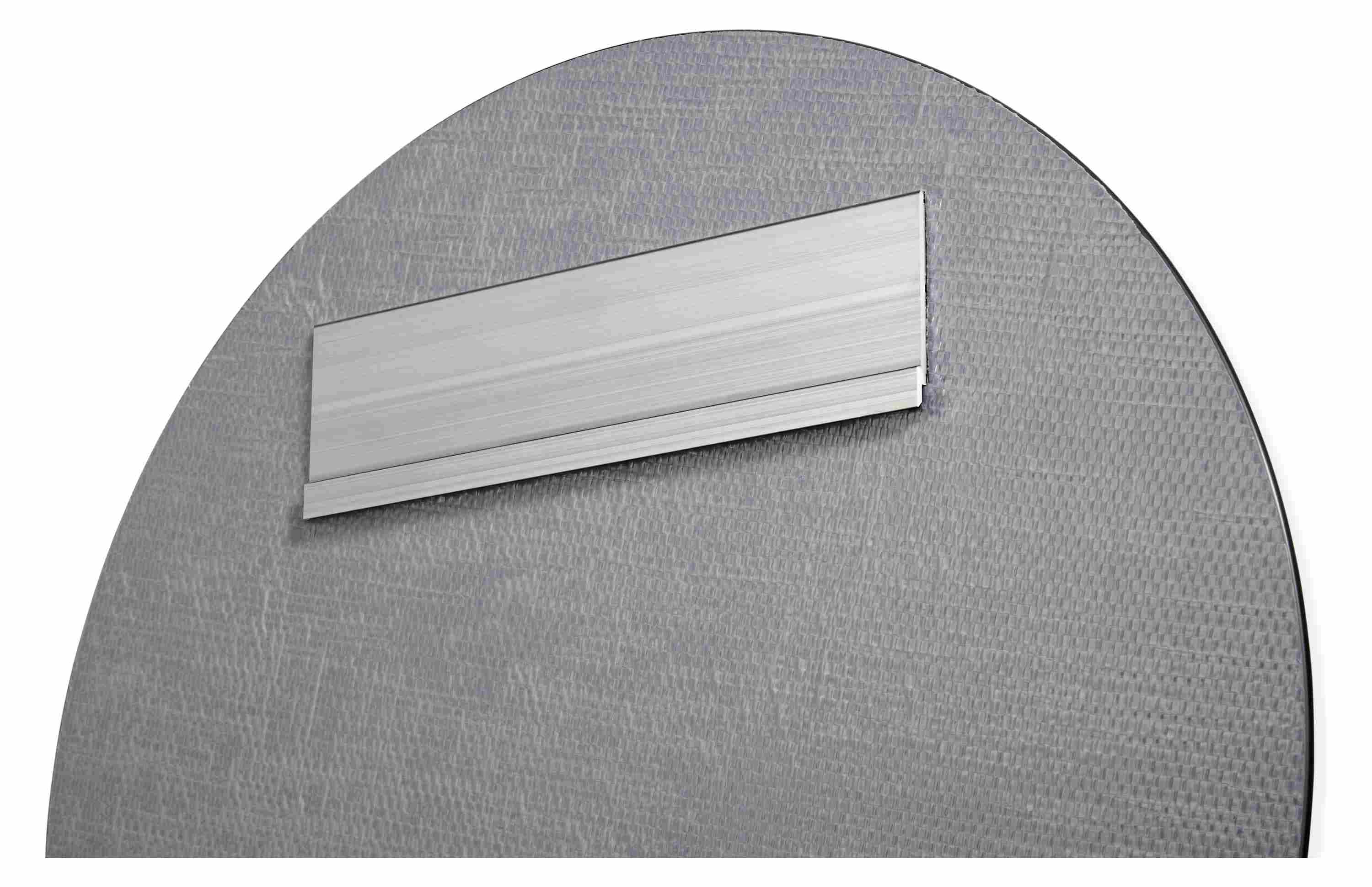 Detail of Focus 24-Round Mirror in Clear Glass.