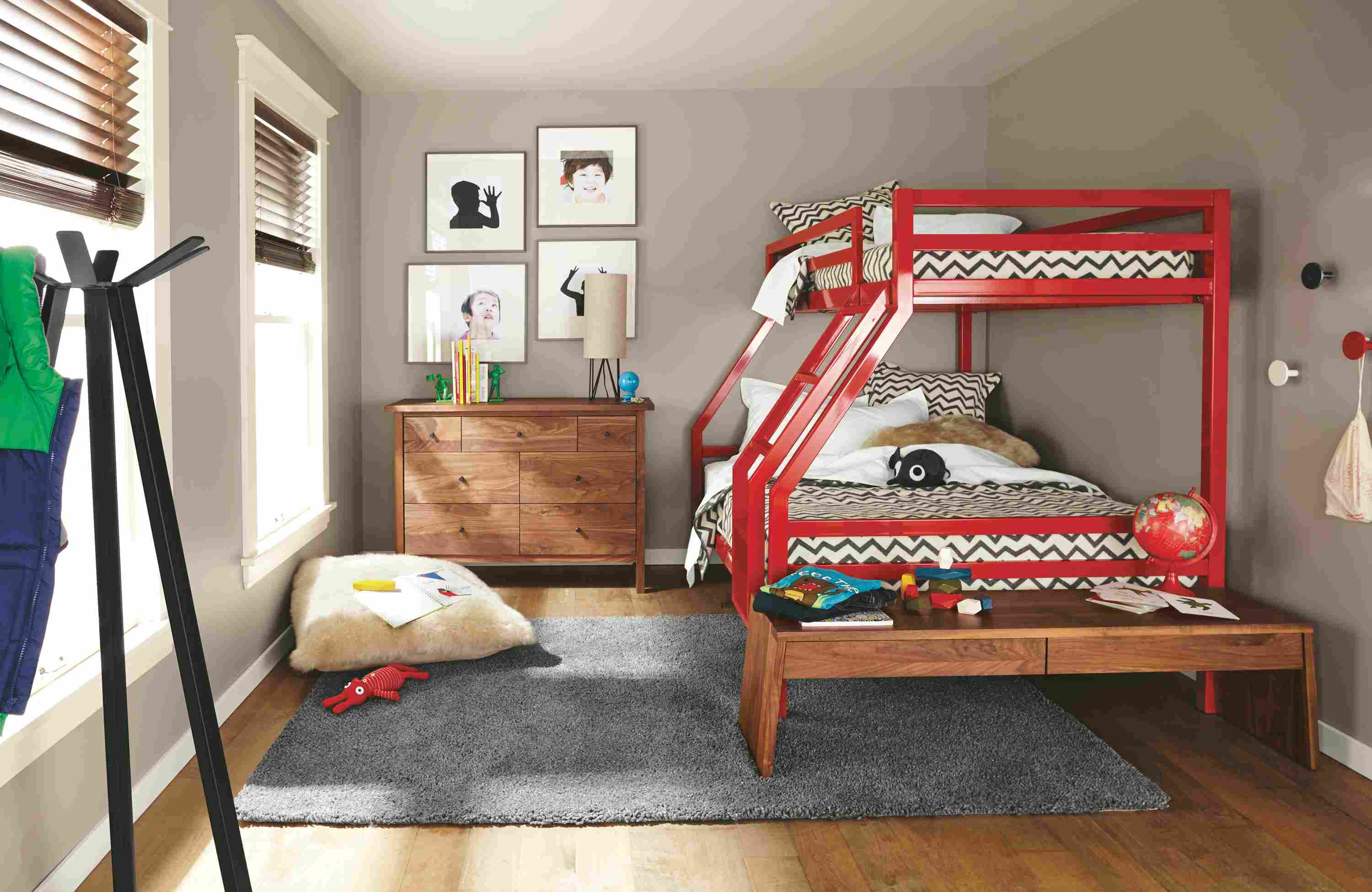 Detail of Fort duo bunk bed in colors.