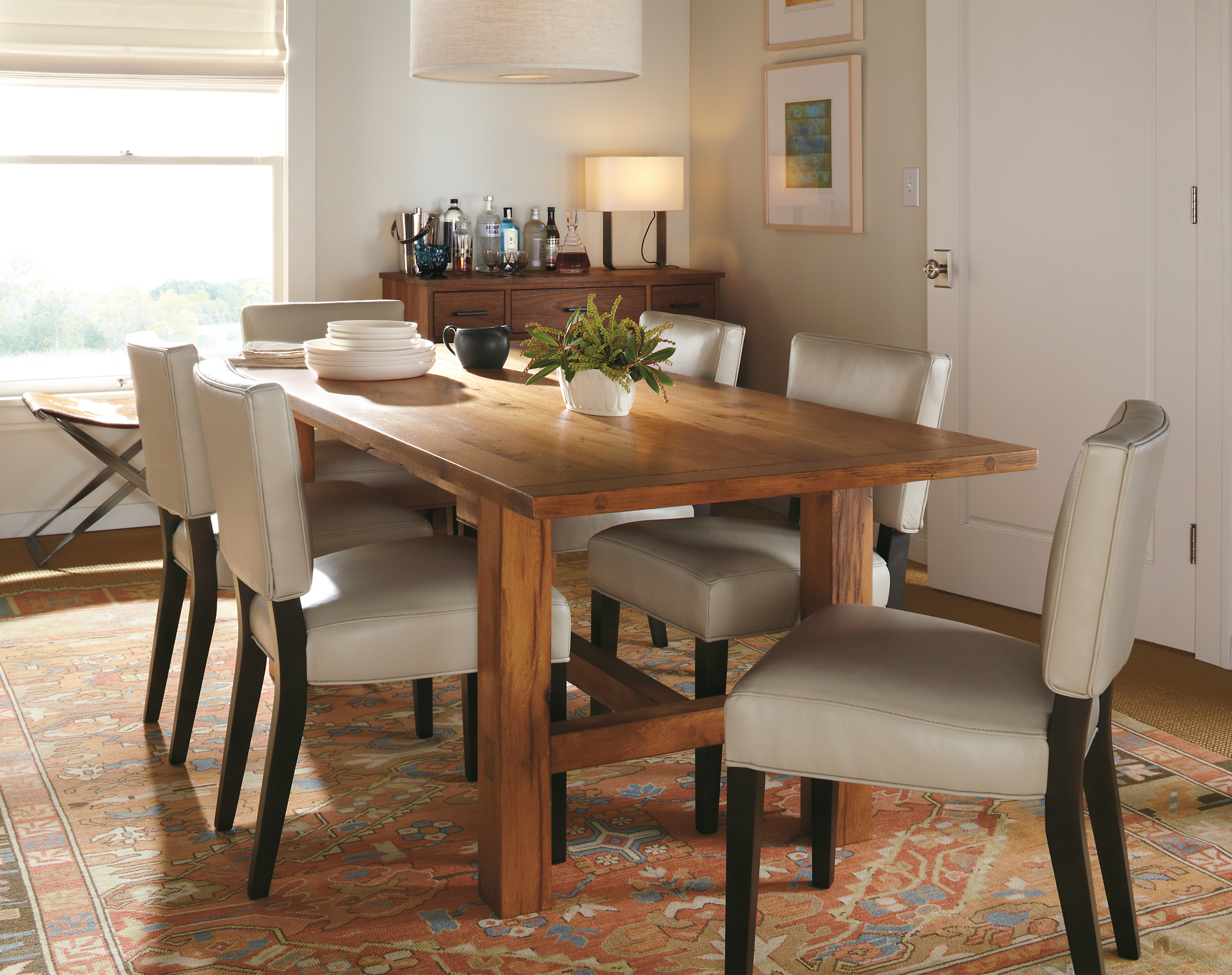 Dining room with Georgia chair in urbino ivory.