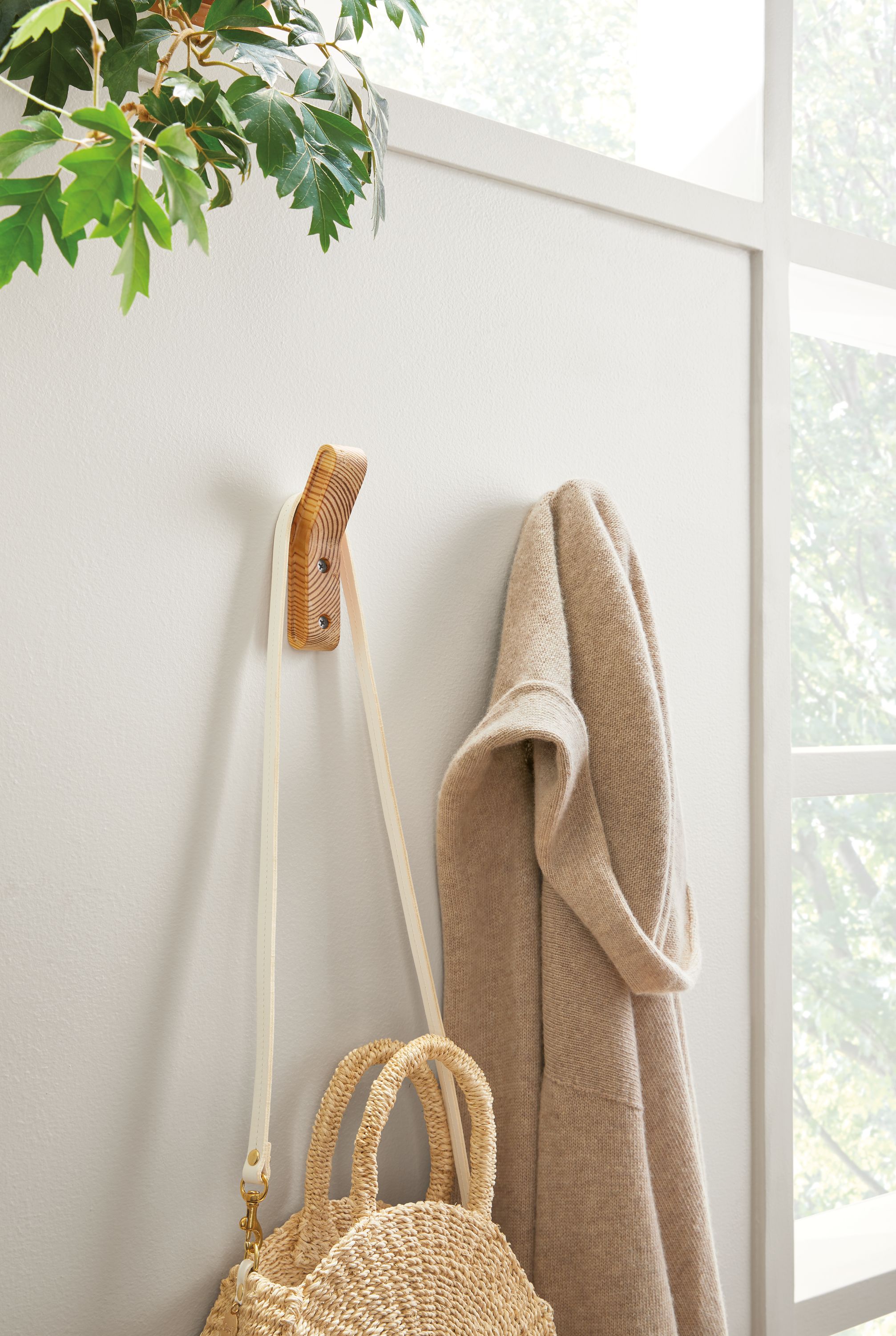 GILMORE_WALL_HOOK