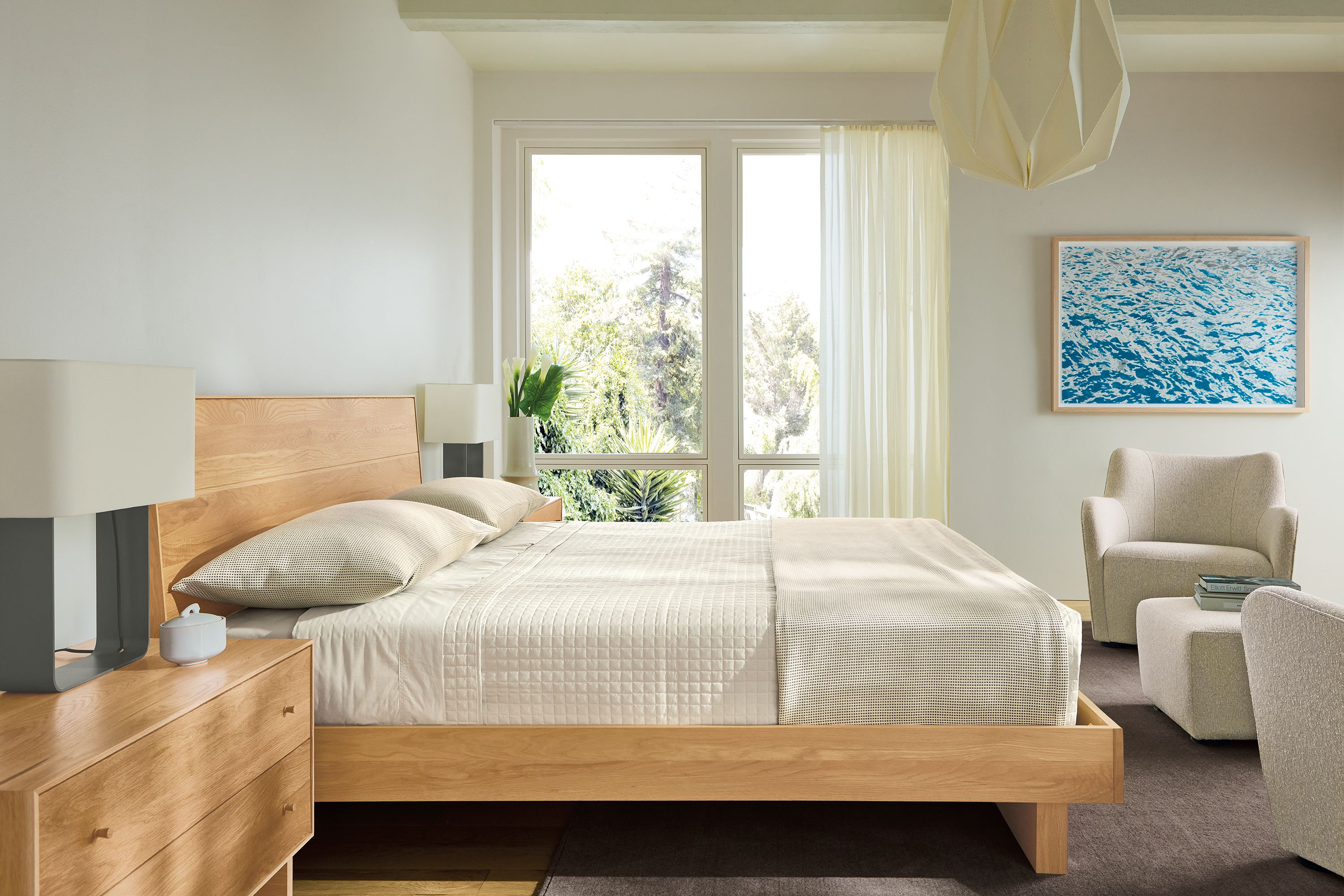King bed in white oak