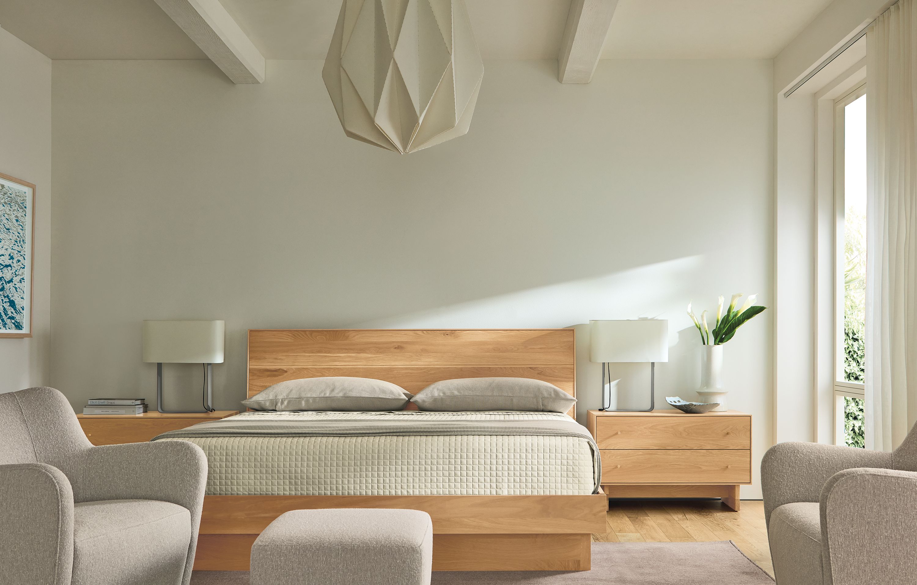 King bed in white oak
