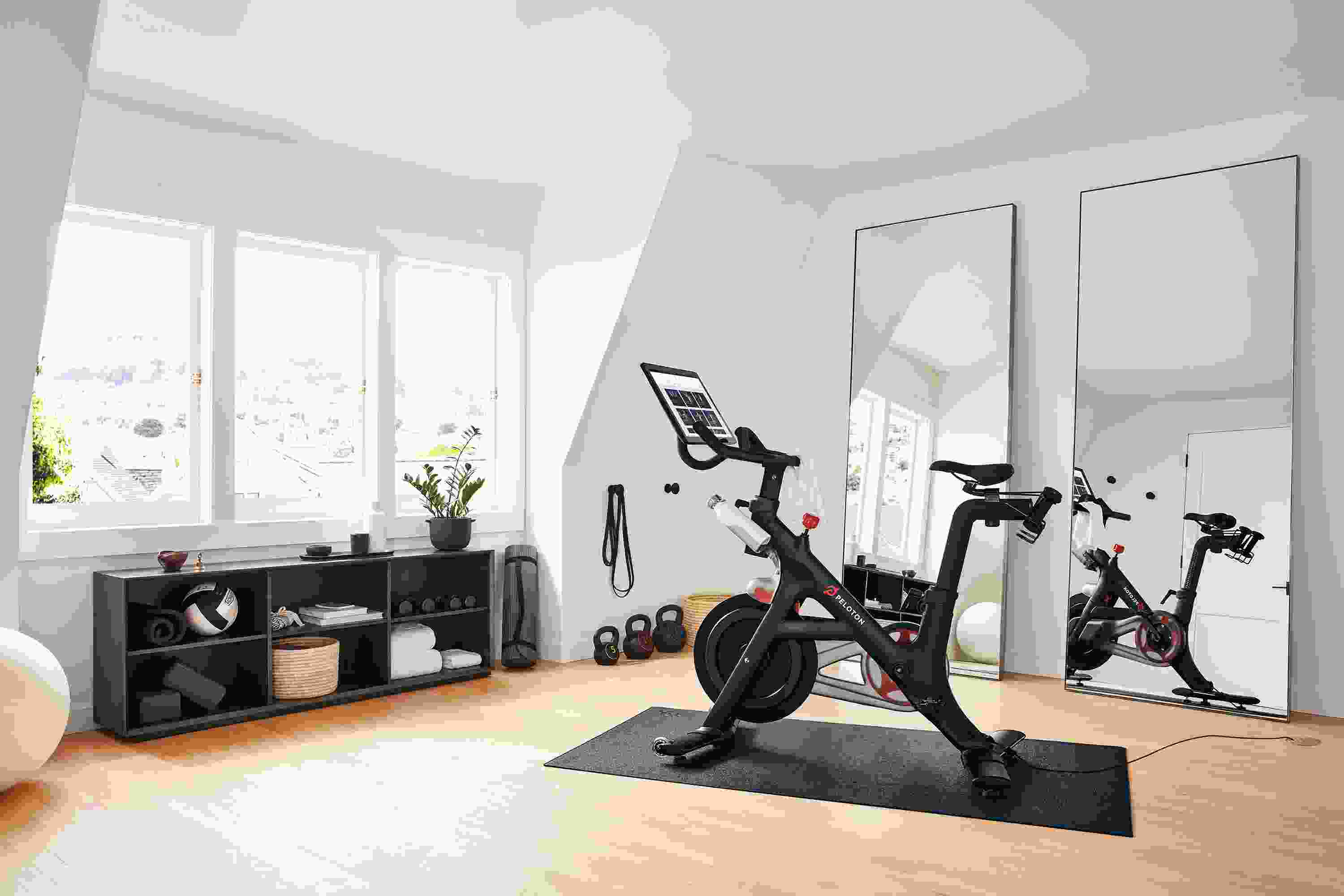 Home gym with 2 Infinity leaning mirrors in stainless steel and Rollins stacking cubes in charcoal.