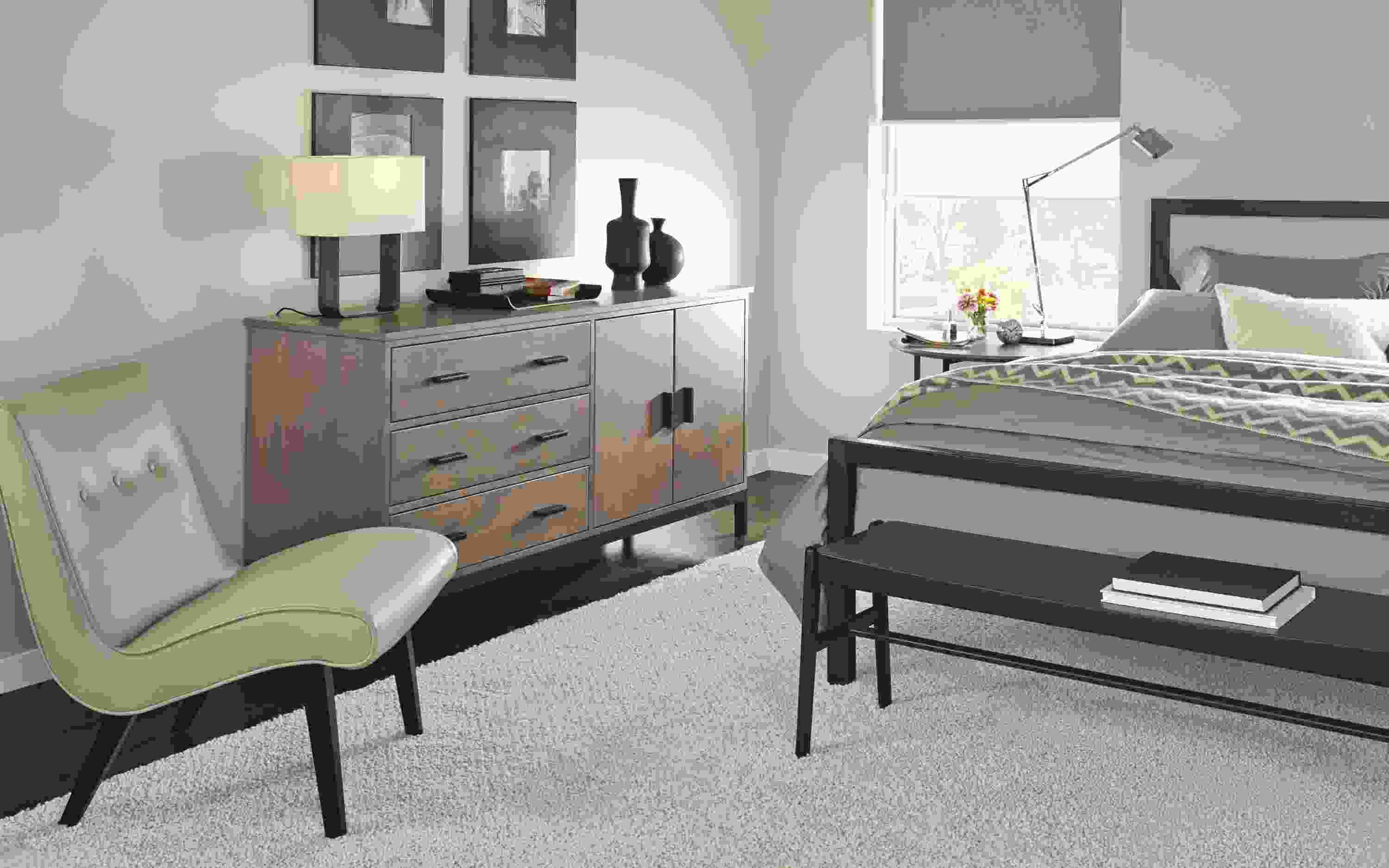 Bedroom with Linear custom classic cabinet in shell.