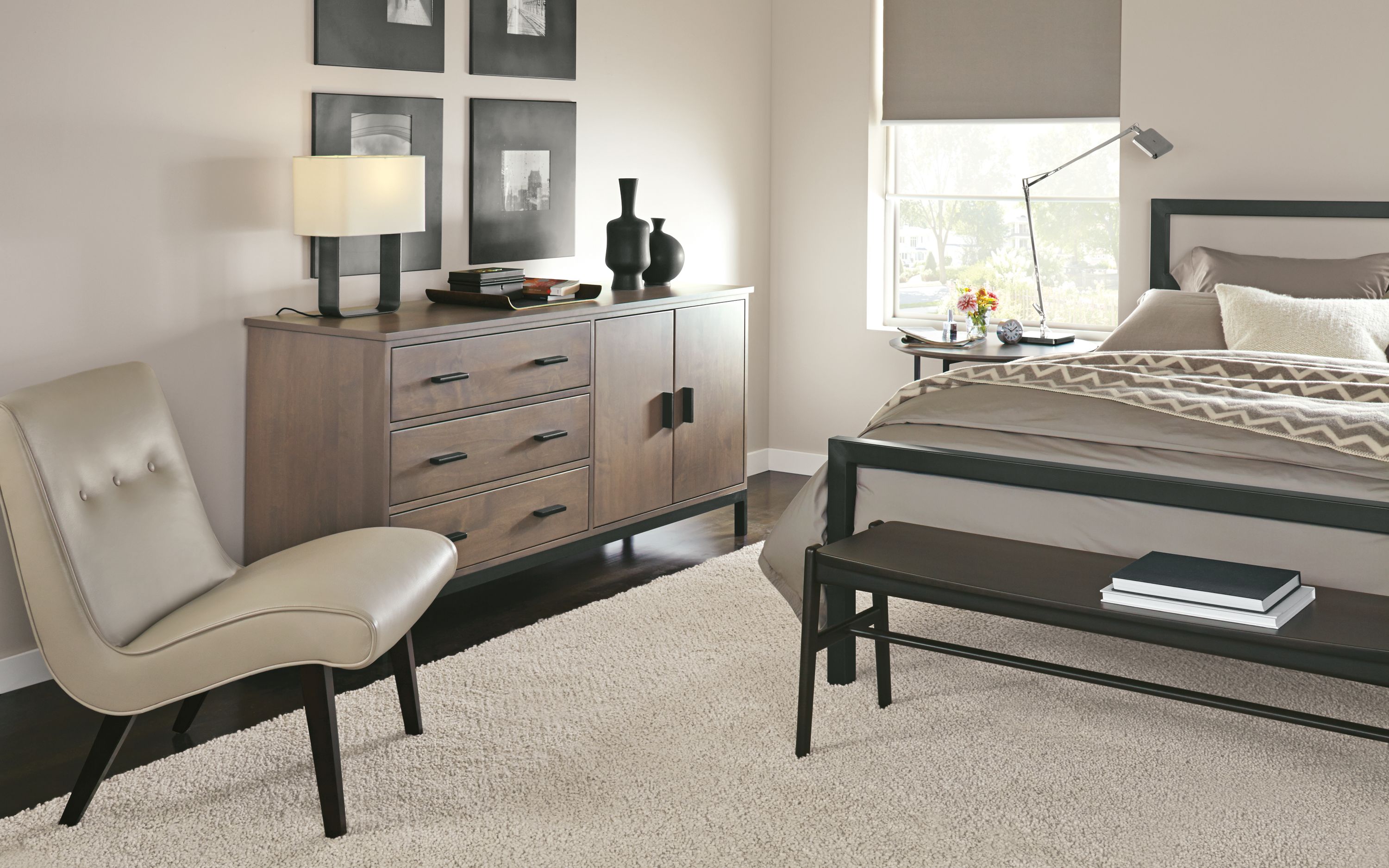 Bedroom with Linear custom classic cabinet in shell.