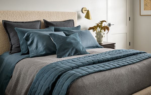 Room & Board Wool Velvet Pillow - Thumbnail 3