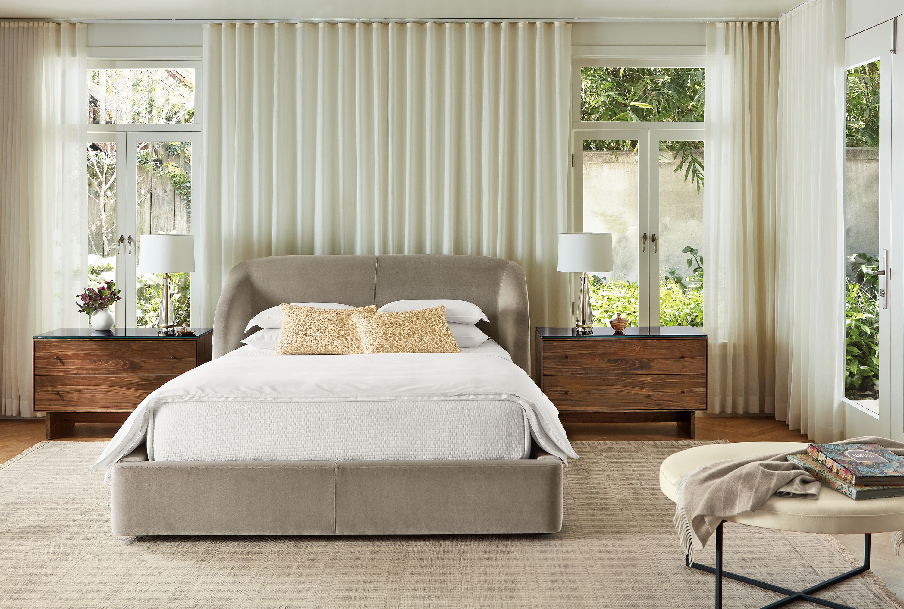Bedroom with Loxley queen storage bed in Vance Asphalt, Hudson nightstand in walnut and Tulum rug.