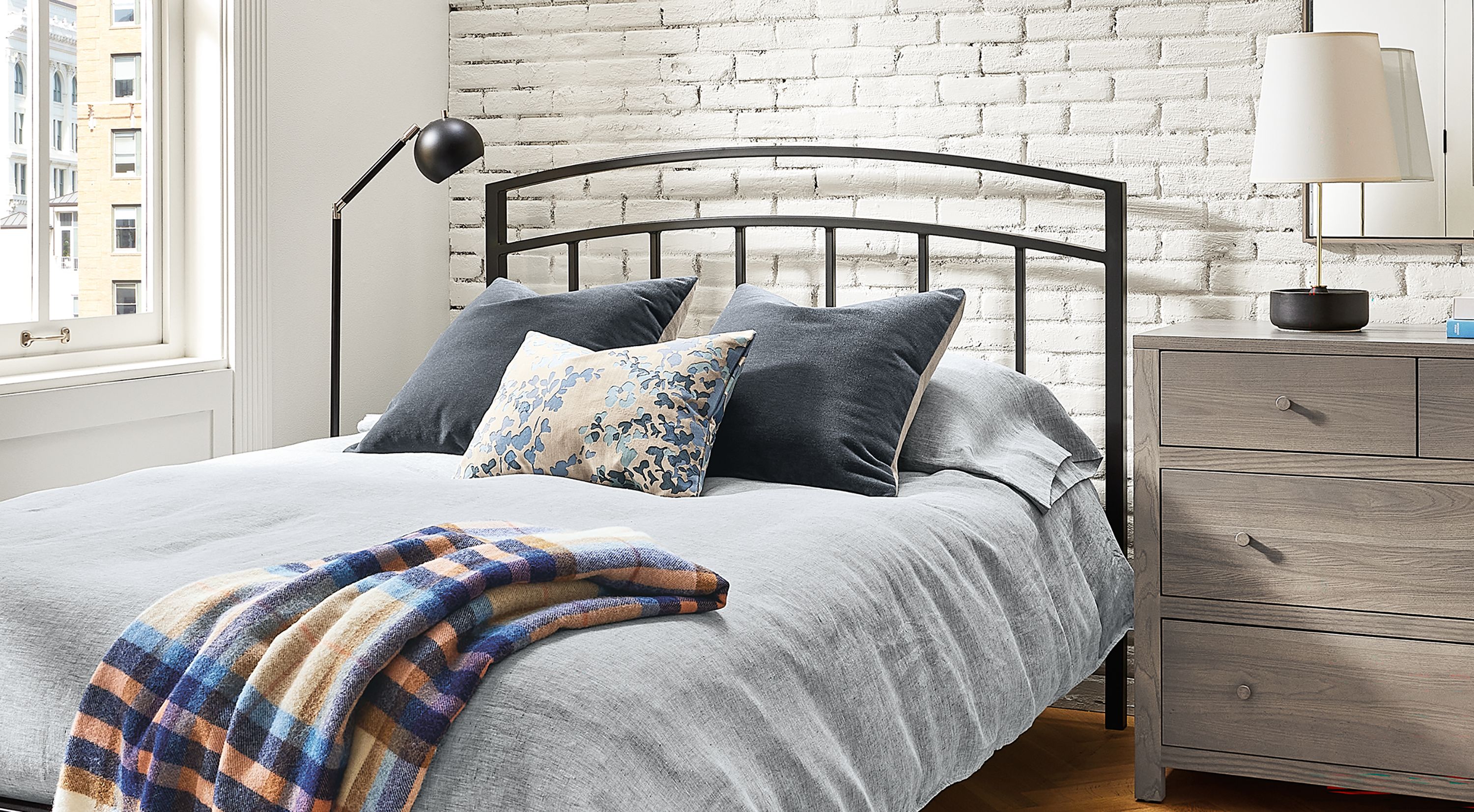 Bedroom with Luka queen bed, Corwin dresser, Dia rug.