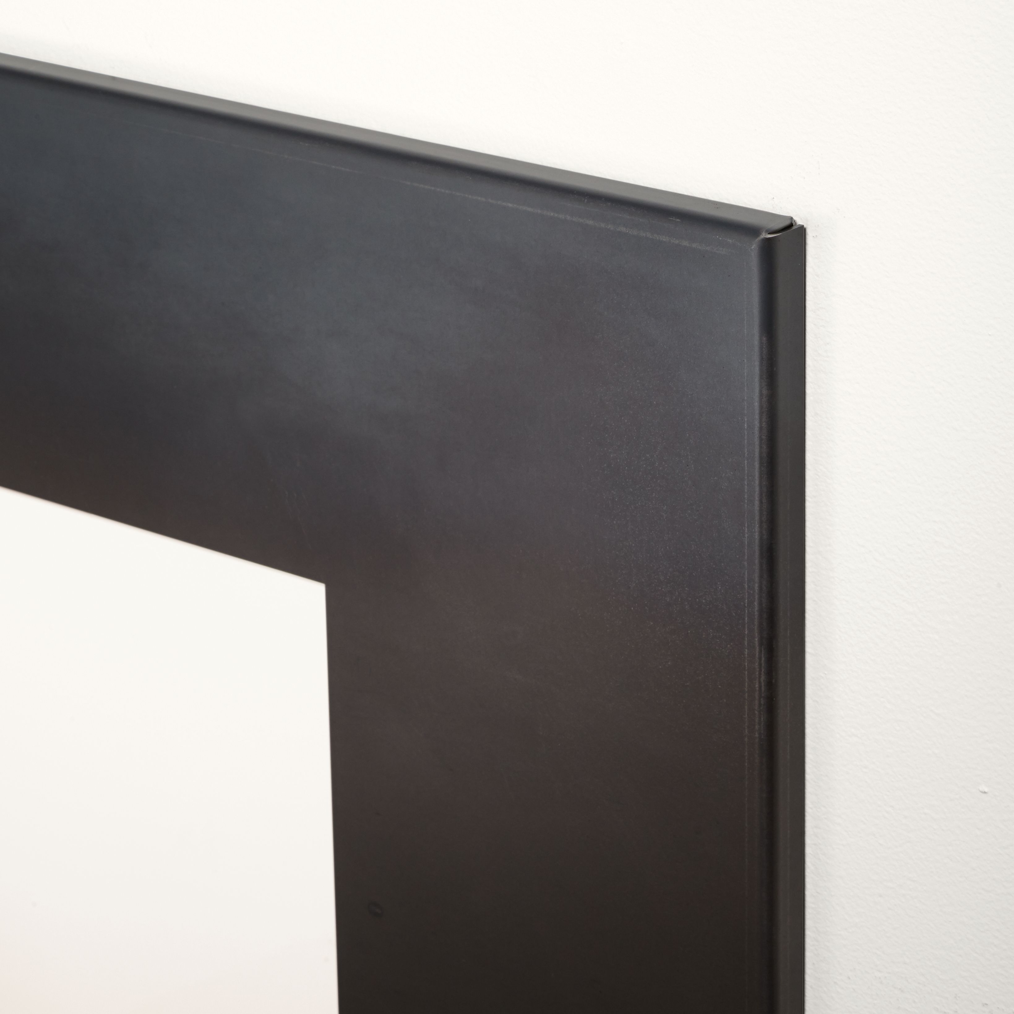 Corner Detail of Manhattan Frame 8x10 Centered in Natural Steel.