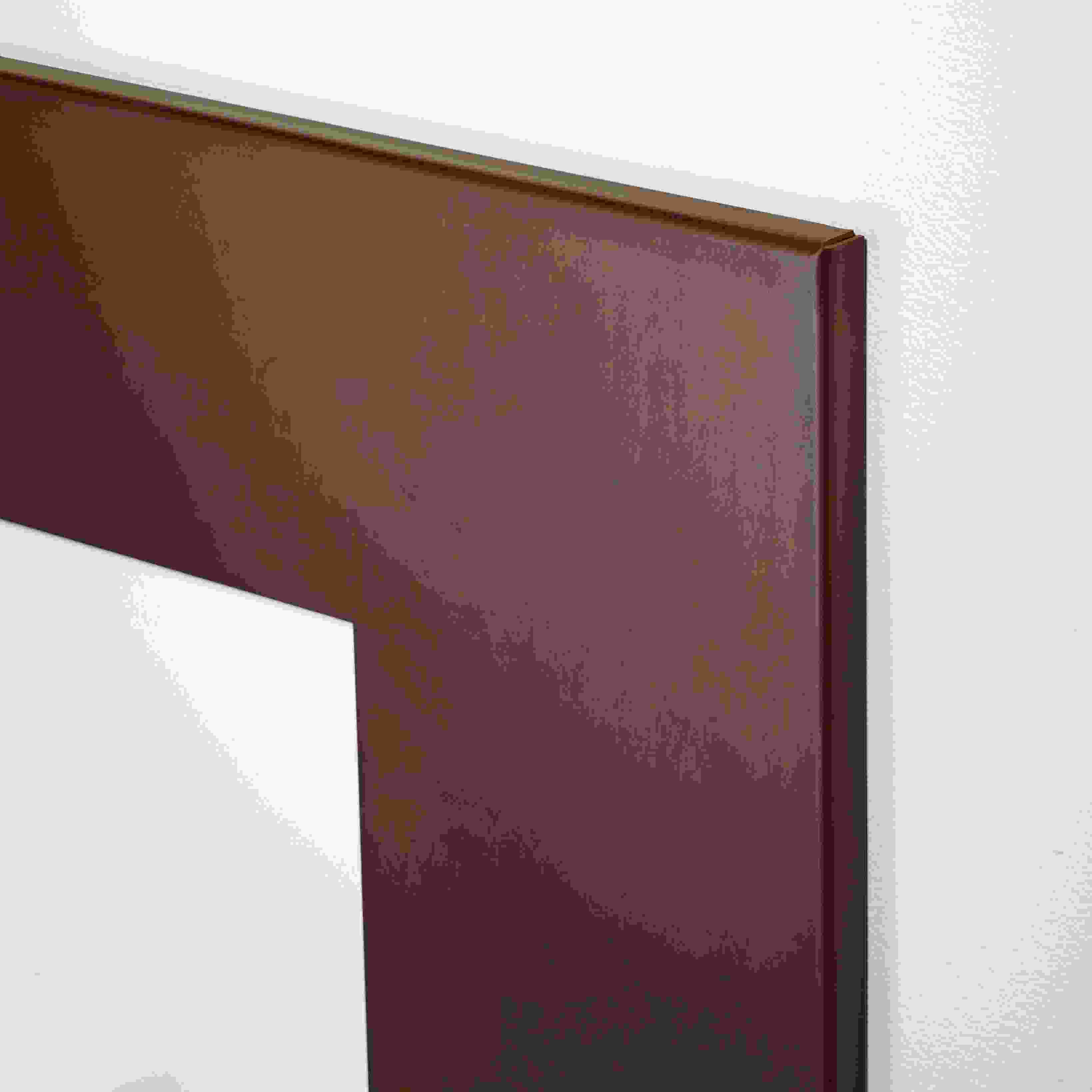 Corner Detail of Manhattan Frame 8x10 Centered in Patina.