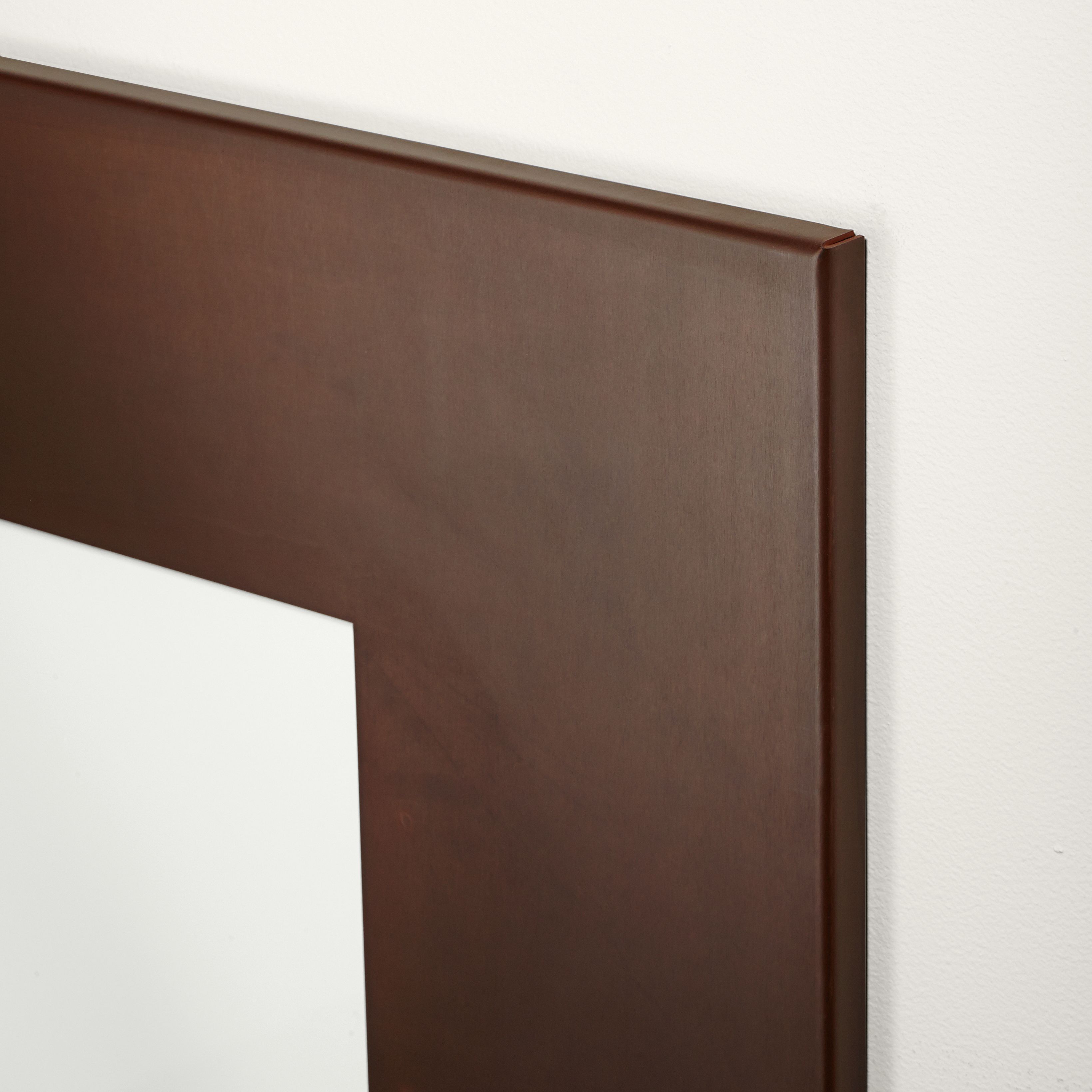 Corner Detail of Manhattan Frame 8x10 Centered in Patina.