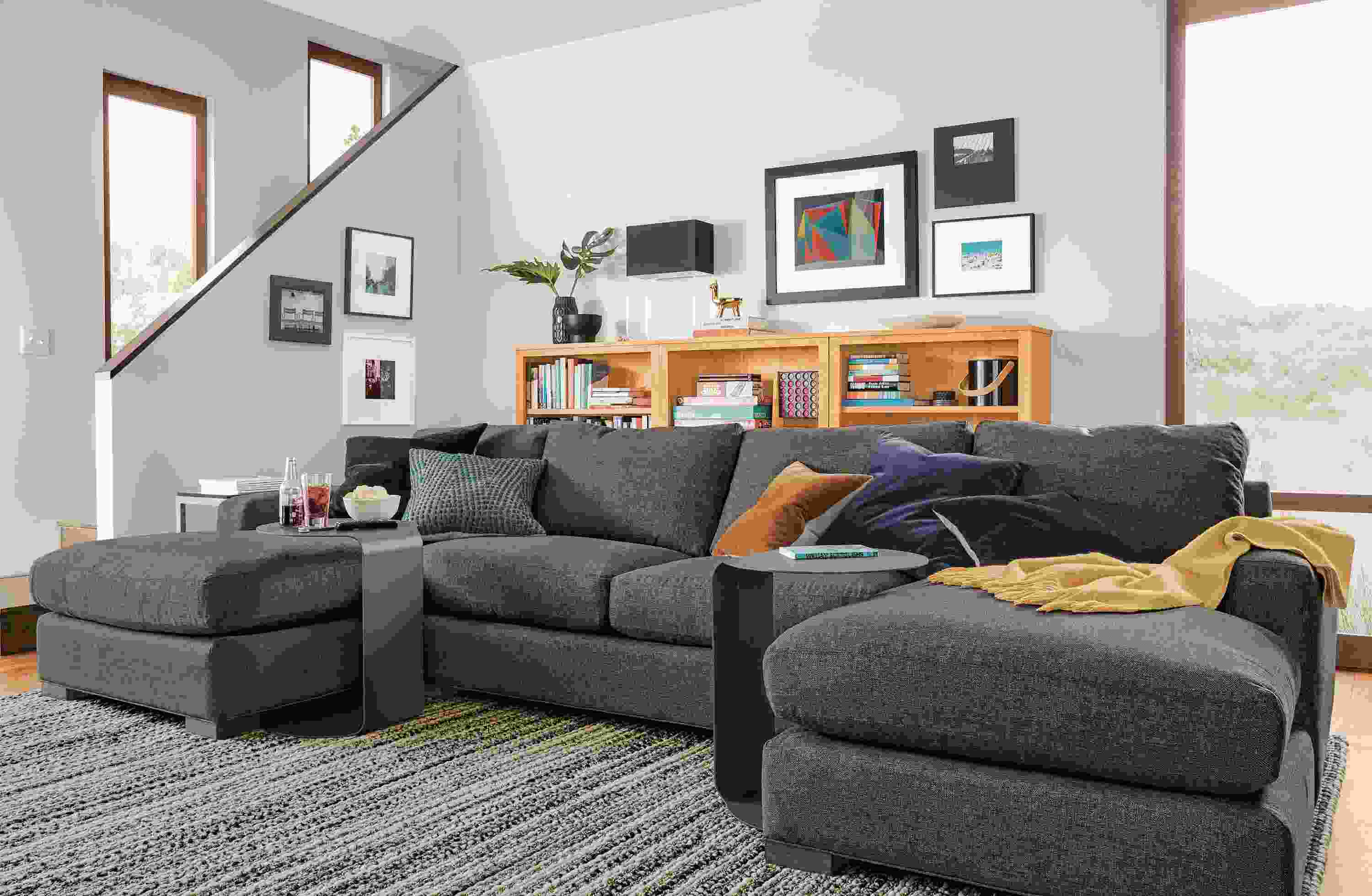 Detail of Metro U-shaped sectional.