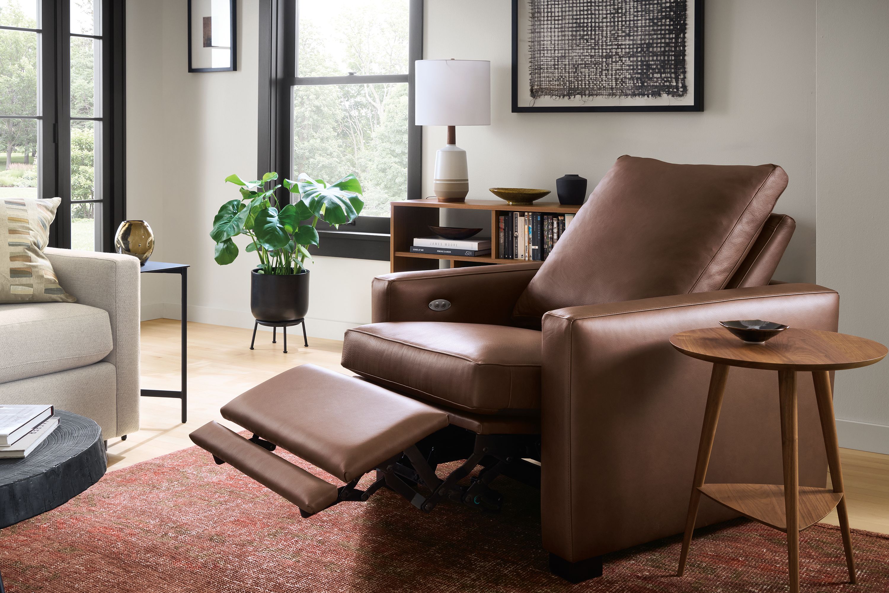 Milton large power recliner in Laino cognac