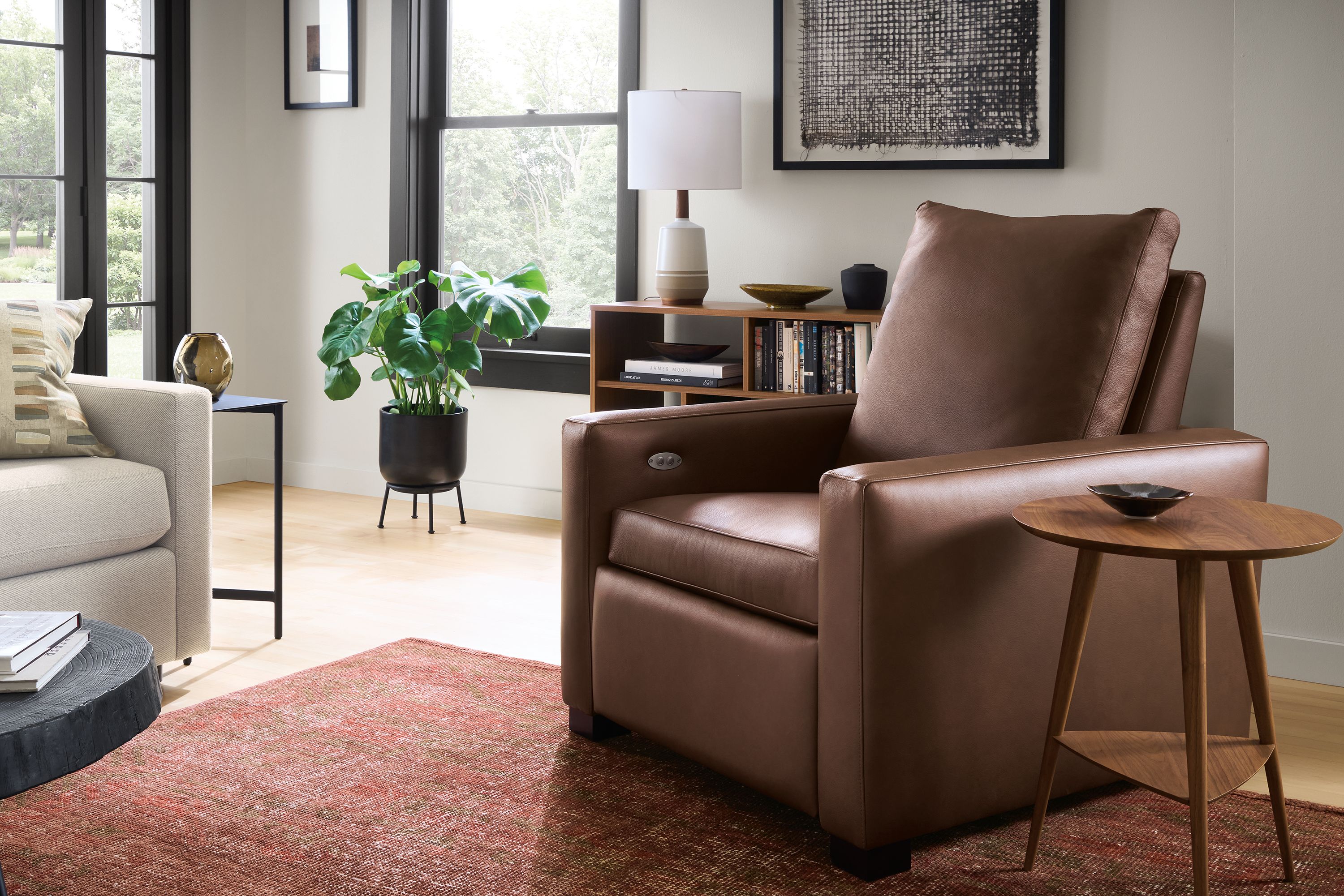Milton large power recliner in Laino cognac