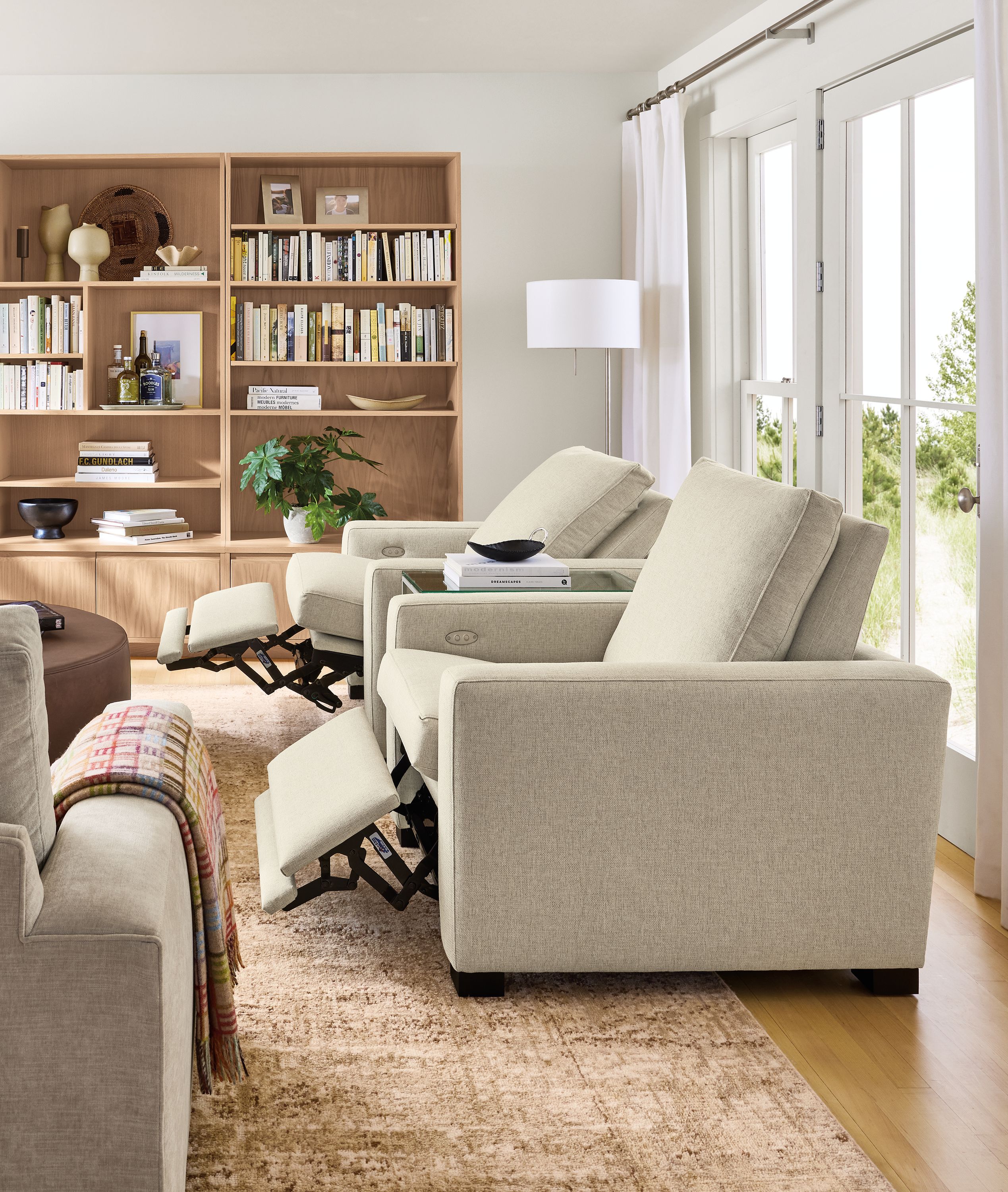 Milton standard and large power recliner in Sumner Linen fabric