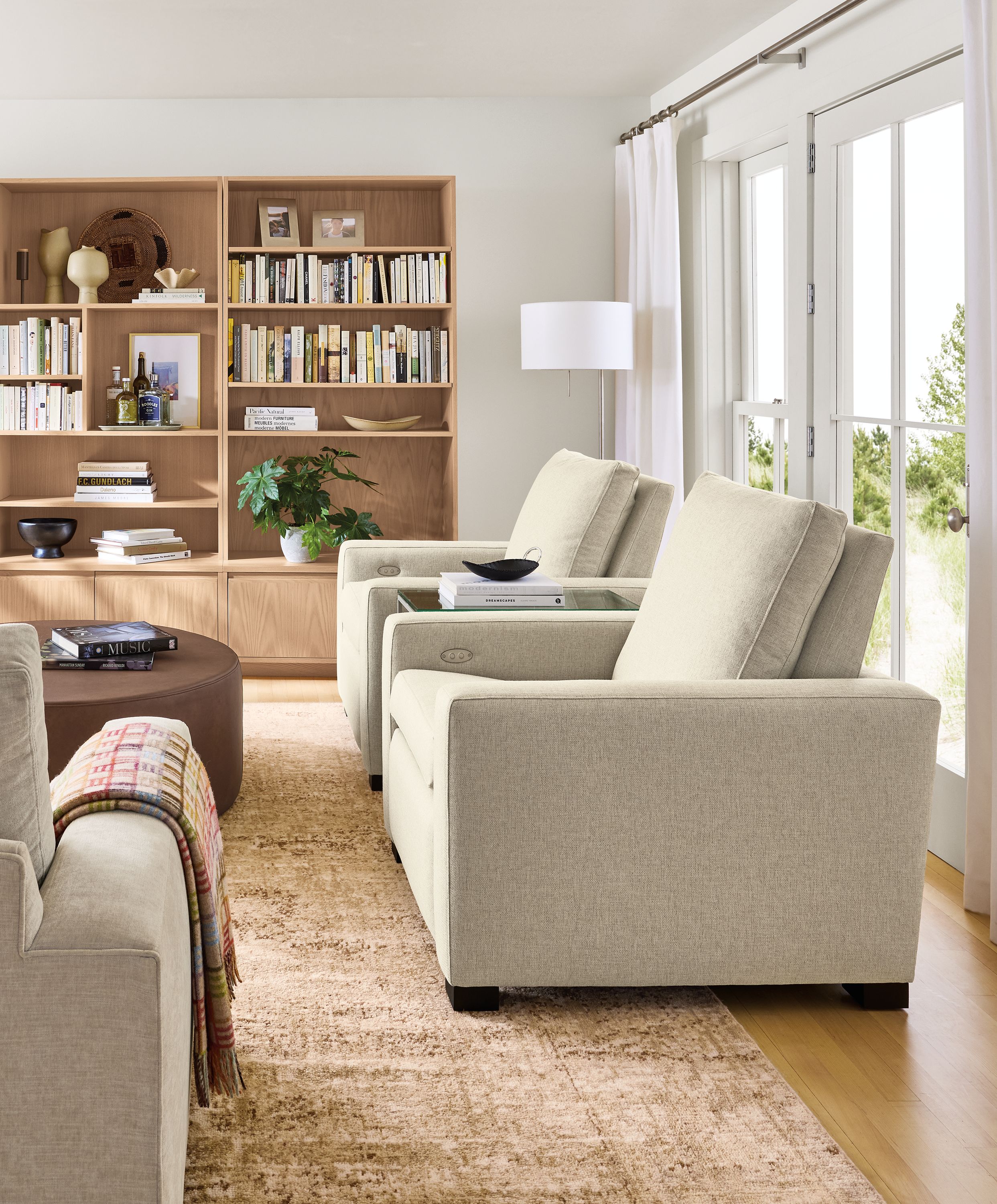 Milton standard and large power recliner in Sumner Linen fabric