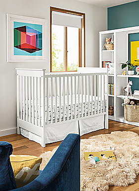 Detail of Nest crib in bedroom with Silva chair.