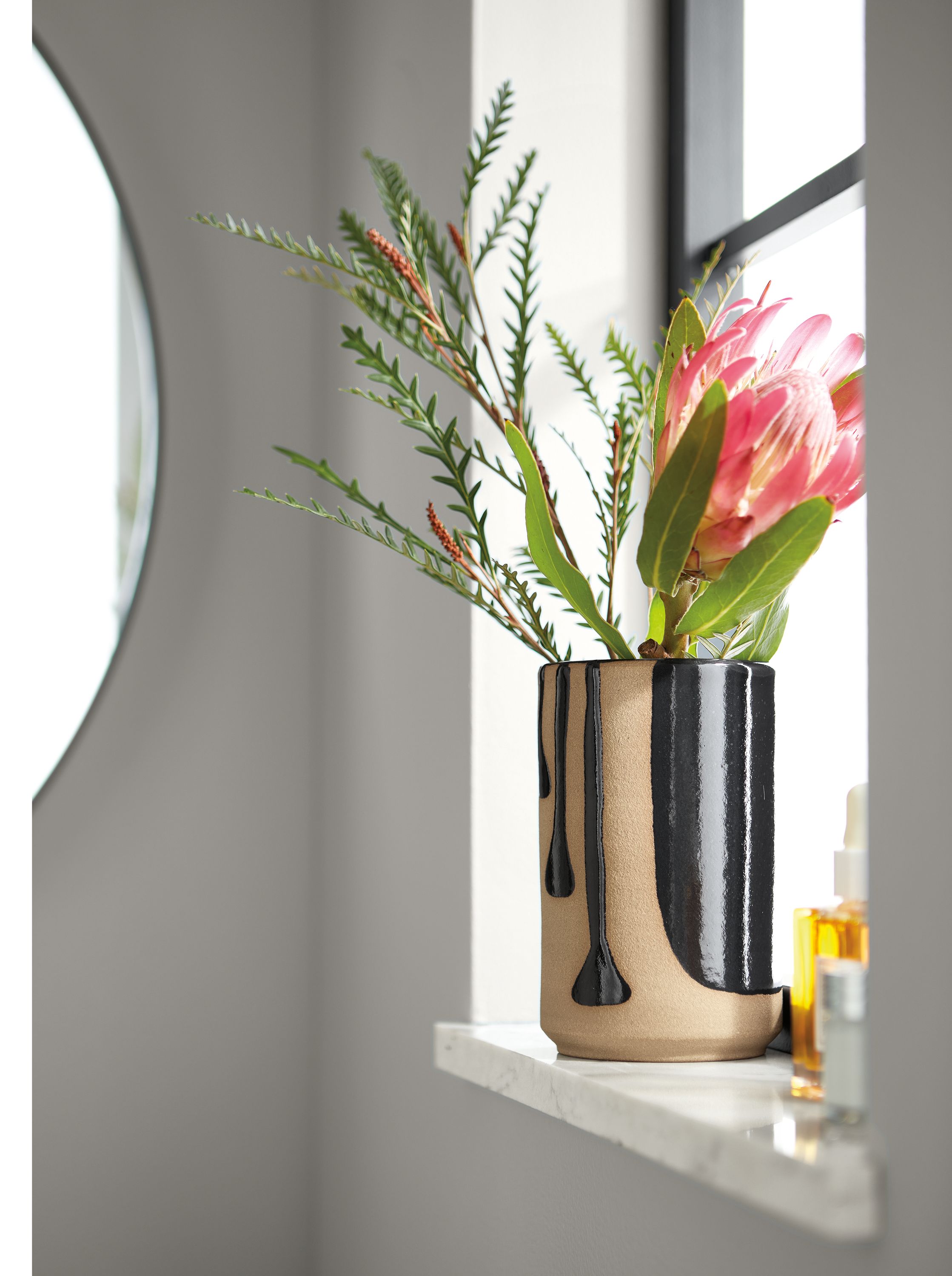 Niels small vase in slate